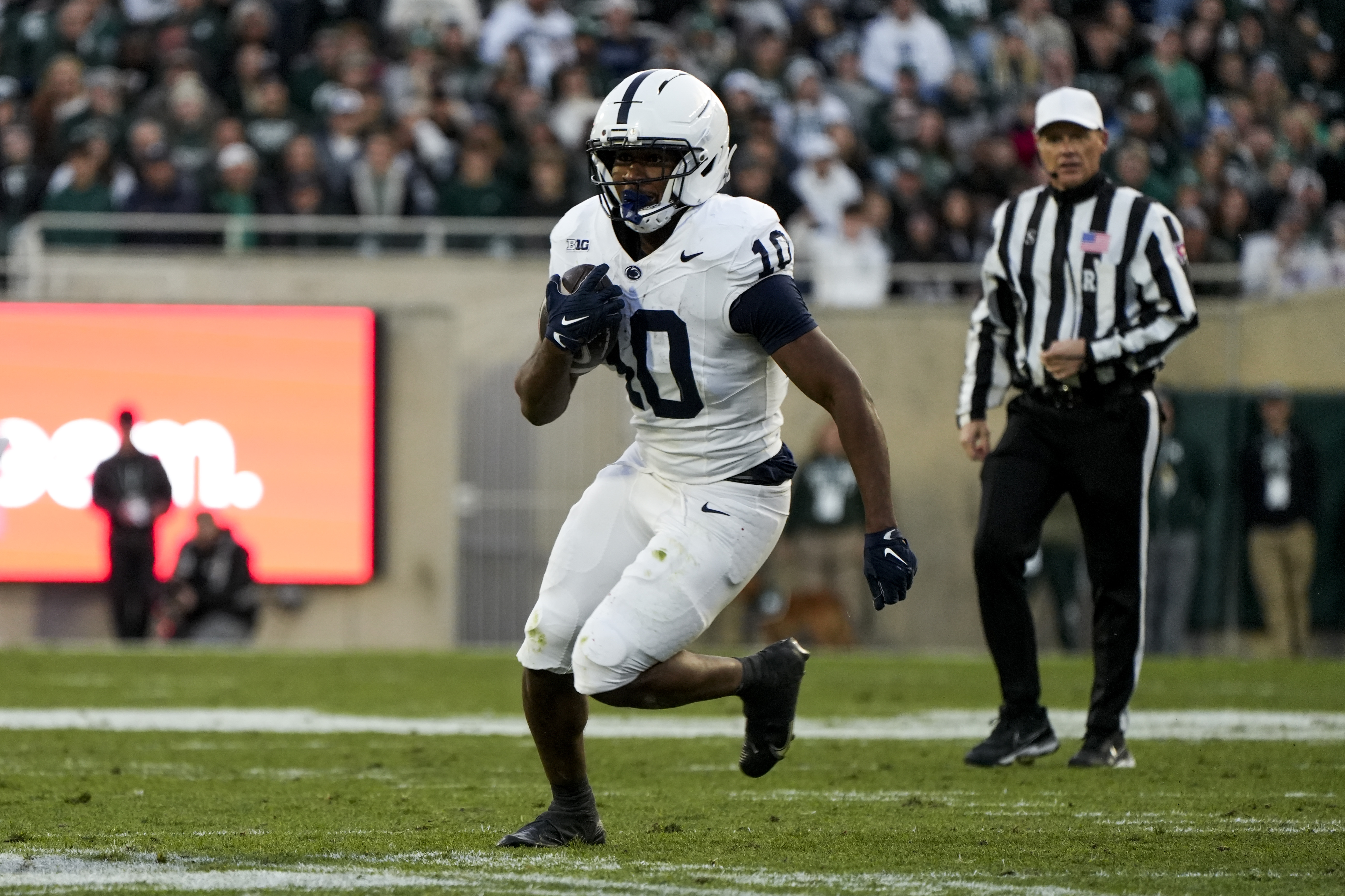 Penn State running back Nicholas Singleton is among the biggest names highlighted in our Penn State vs. Clemson opt-out tracker for the Pinstripe Bowl.
