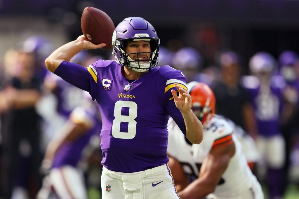 Confident Vikings thriving behind letting-it-loose Cousins - CBS Minnesota