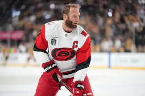 🏒  Golden Knights vs. Hurricanes Prediction & Odds: Game 5 NHL Picks for Today, June 11