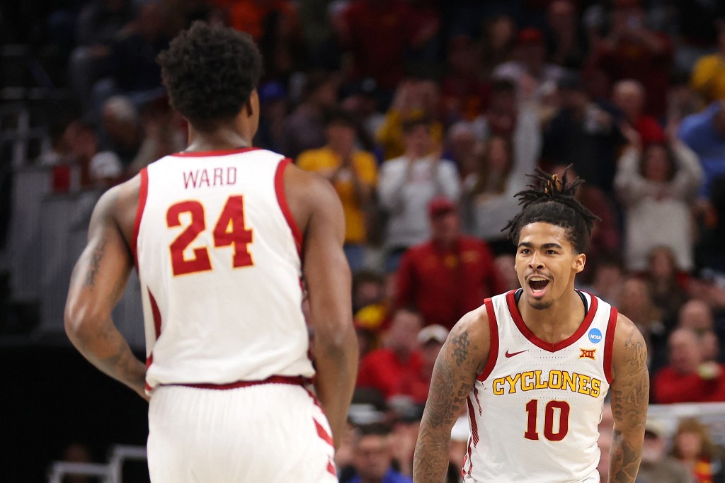 lllinois vs. Iowa State Predictions, Picks & Odds for Sweet 16: 2024 NCAA Tournament Heats Up