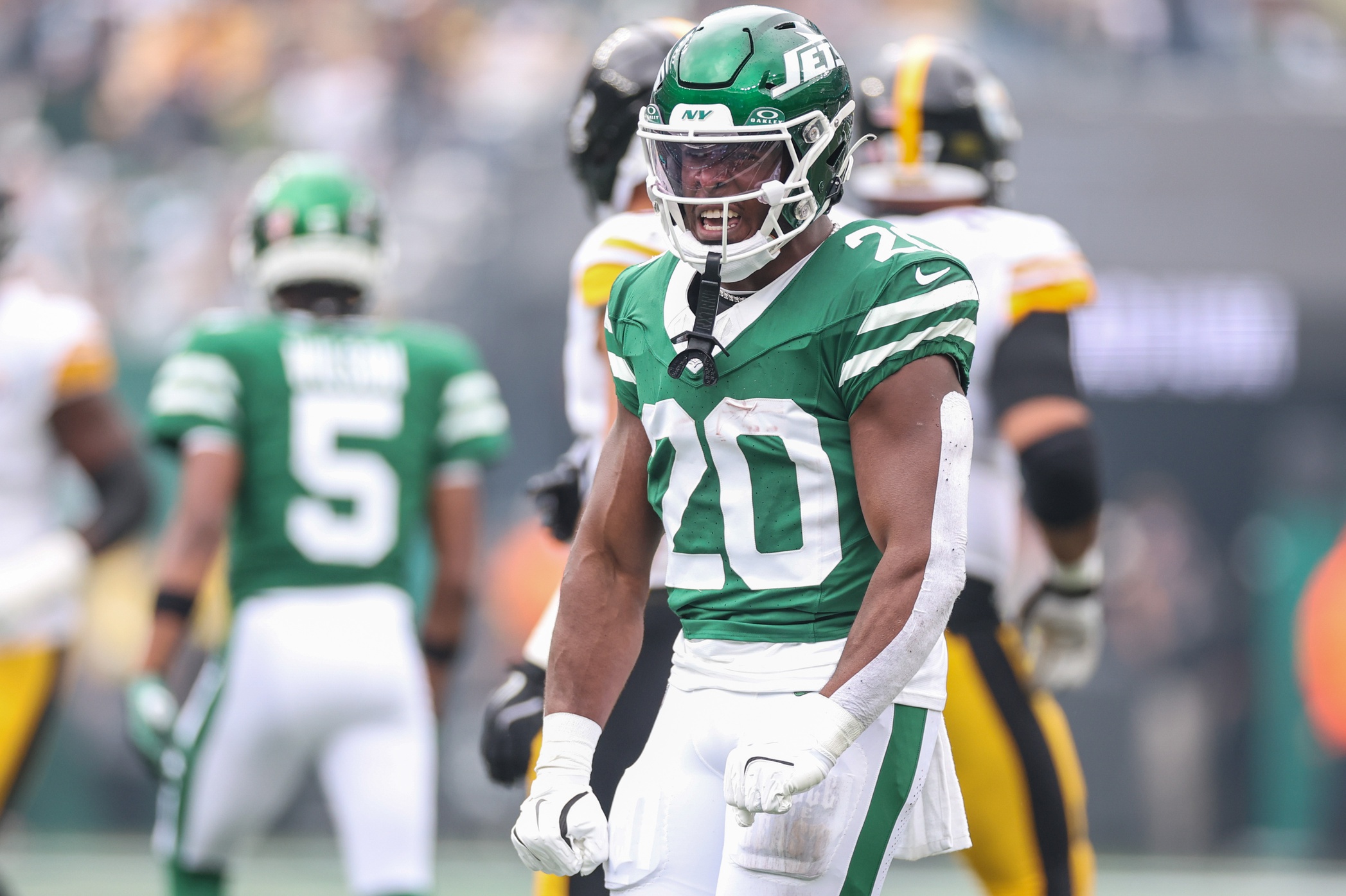Best Jets vs. Dolphins Player Prop Picks for Monday Night Football: Hall to Run Wild Against Dolphins