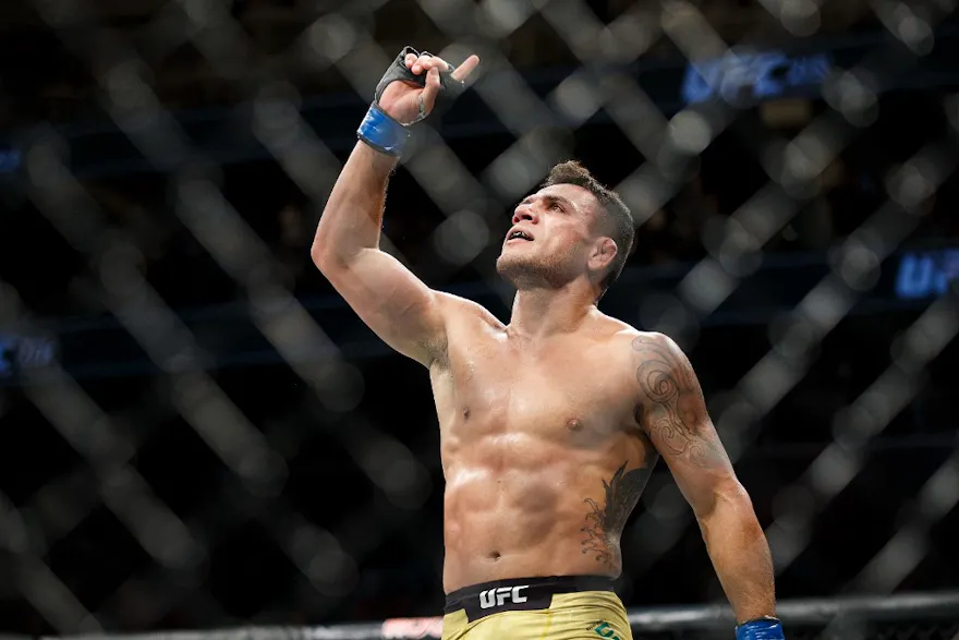 Rafael Dos Anjos celebrates his victory against Neil Magny.