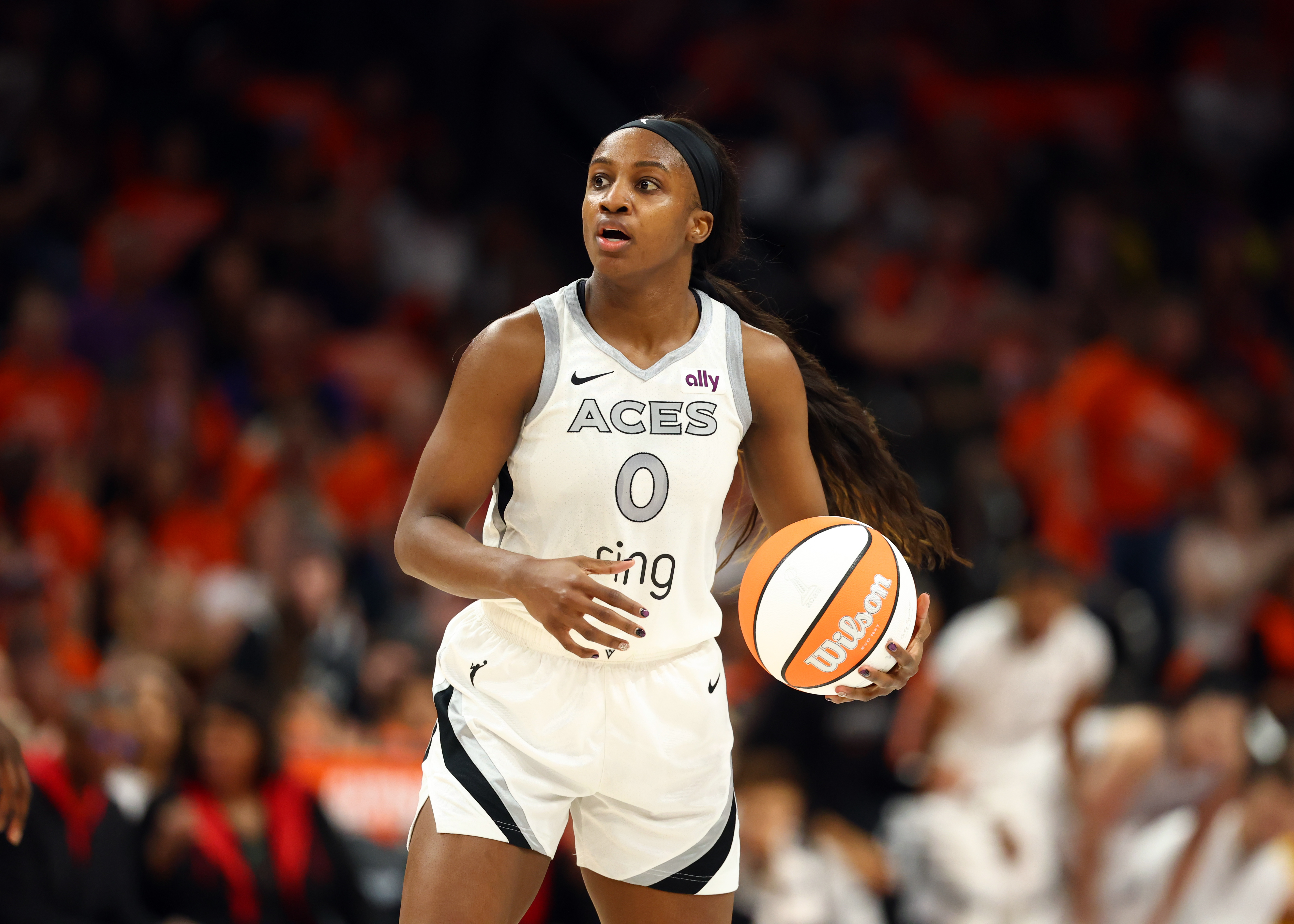 Las Vegas Aces guard Jackie Young (0) is featured in our Aces vs. Sun prediction.