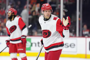 🏒  Hurricanes vs. Canadiens Prediction & Odds Tonight: Game 3 NHL Picks for May 25 