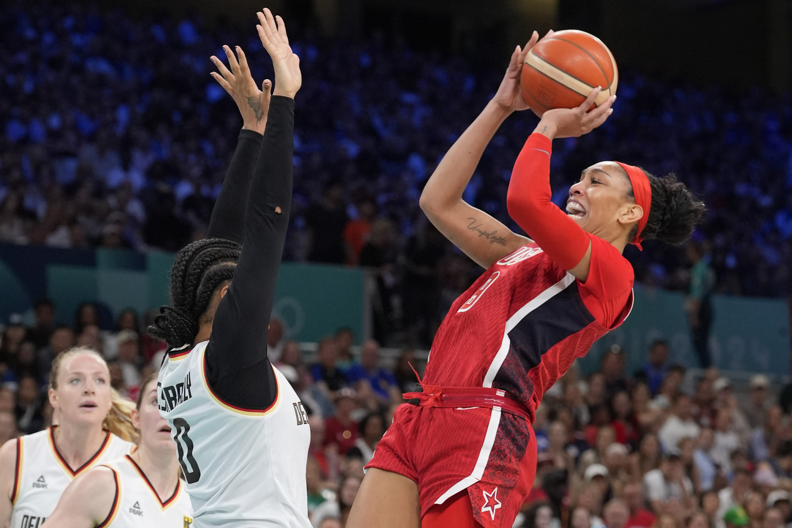 France vs. USA Prediction, Odds, Picks: Who Will Win Women's Olympic Basketball Gold Medal Game?