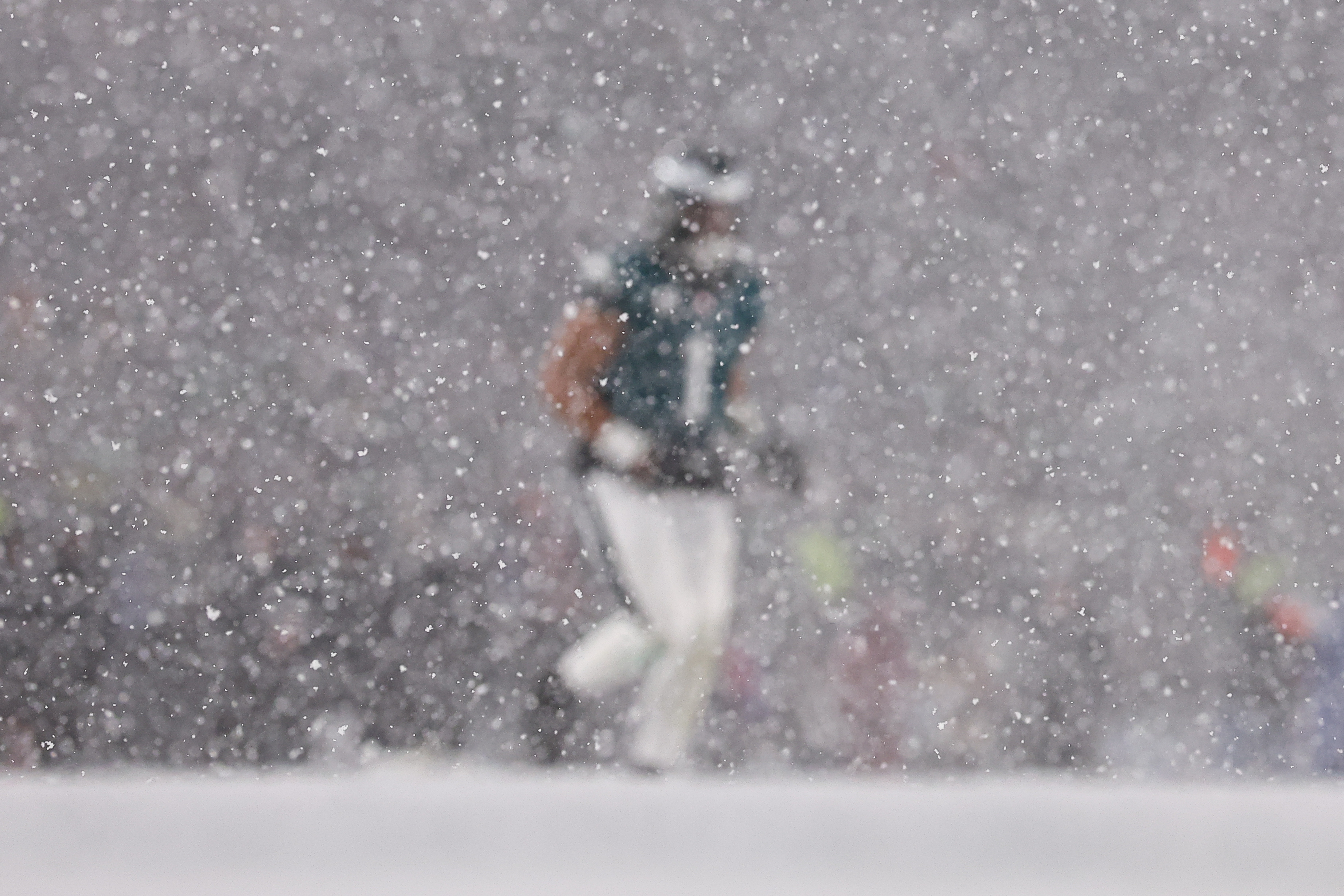 Raiders vs. Eagles Weather Report Today: Extreme Winds, Snow in Philly Forecast
