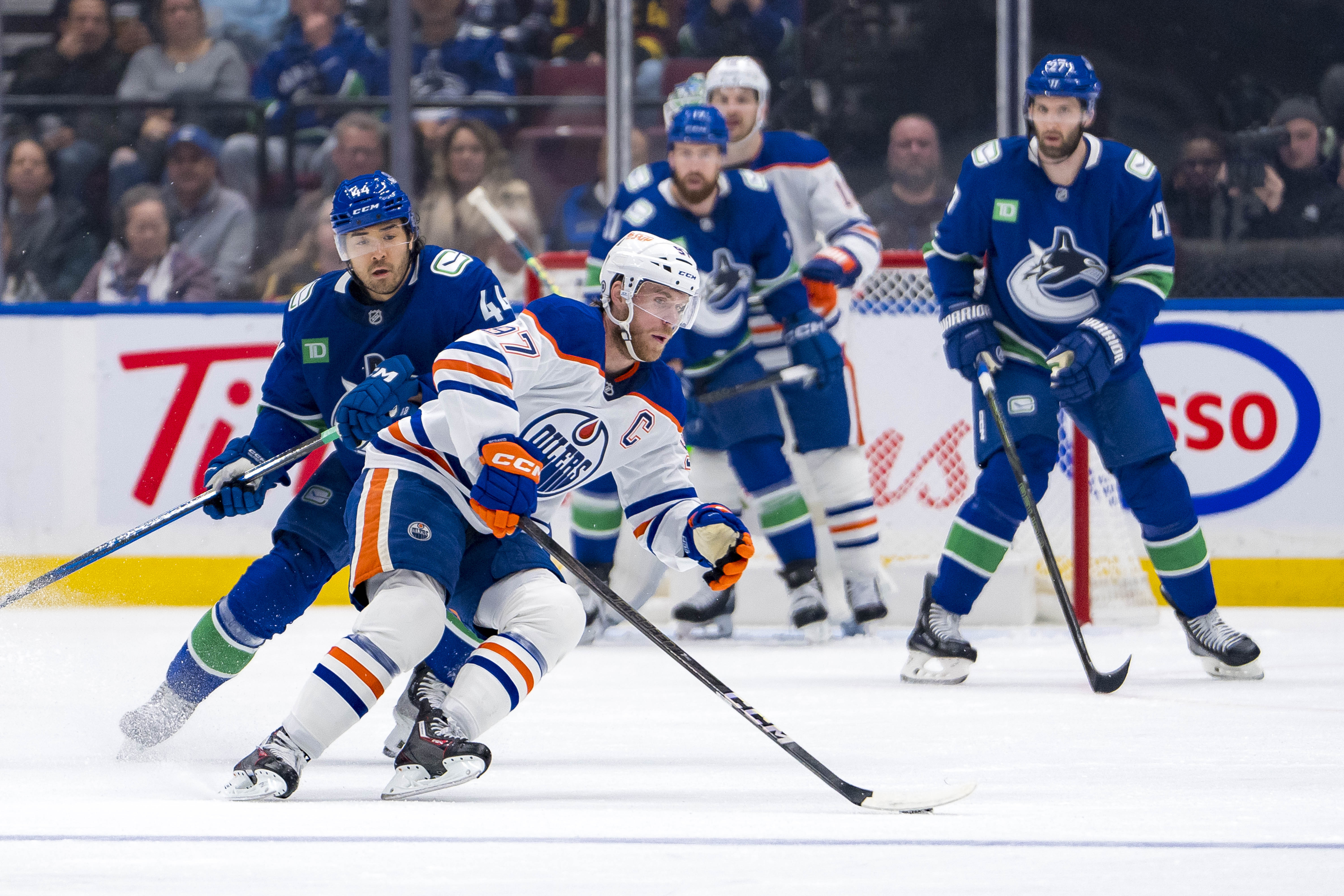 Jets vs. Oilers Prediction, Picks & Odds for Tonight's NHL Game