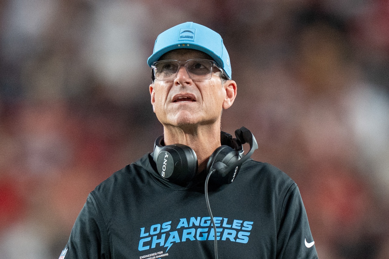 Chargers vs. Raiders Prediction, Monday Night Football Odds & MNF Picks