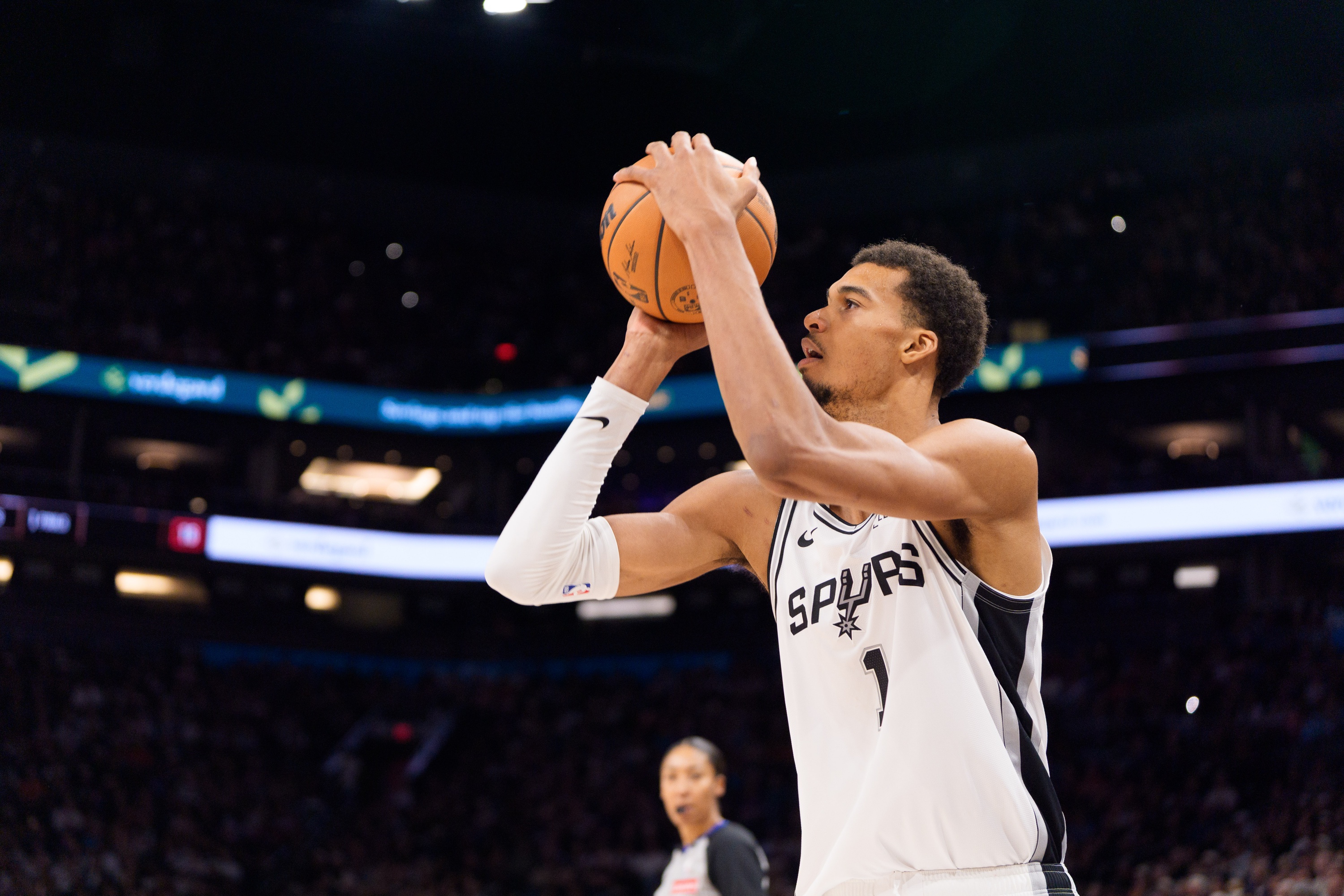 Best Spurs vs. Lakers Player Props: NBA Prop Bet Picks for Nov. 5