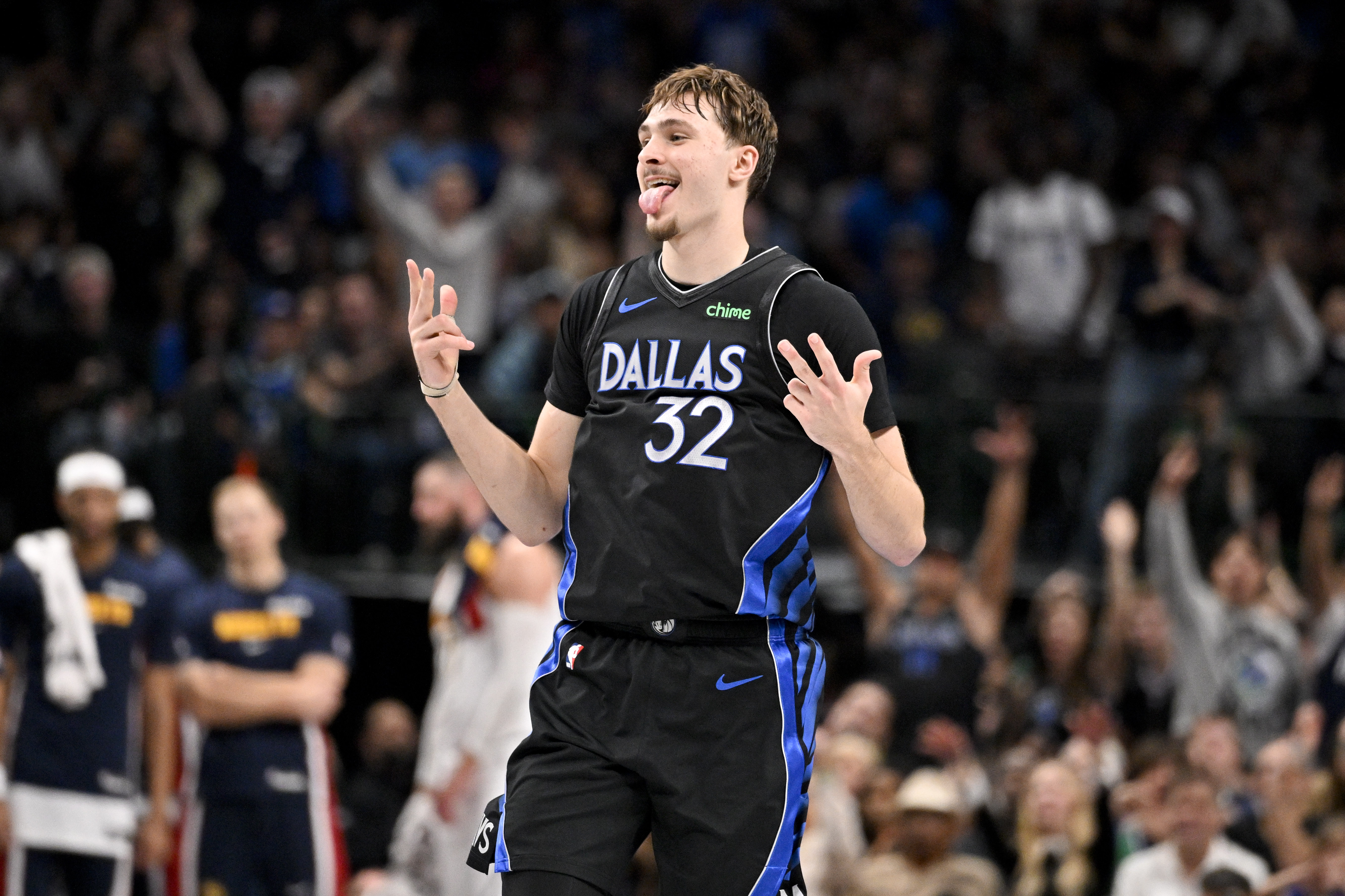 Dallas Mavericks forward Cooper Flagg (32) celebrates a 3-pointer as we offer our Mavericks vs. Kings player props.