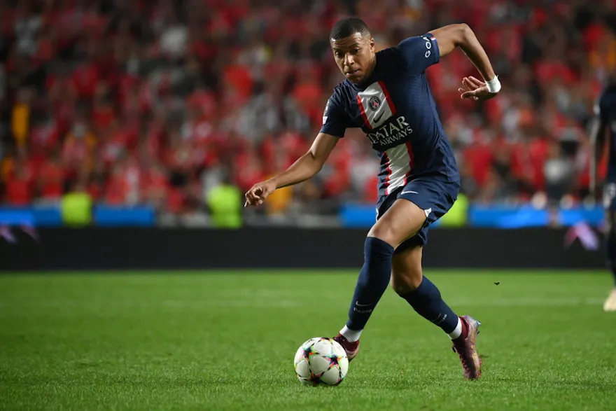 Paris Saint-Germain's Kylian Mbappe controls the ball during the UEFA Champions League match vs. SL Benfica. 