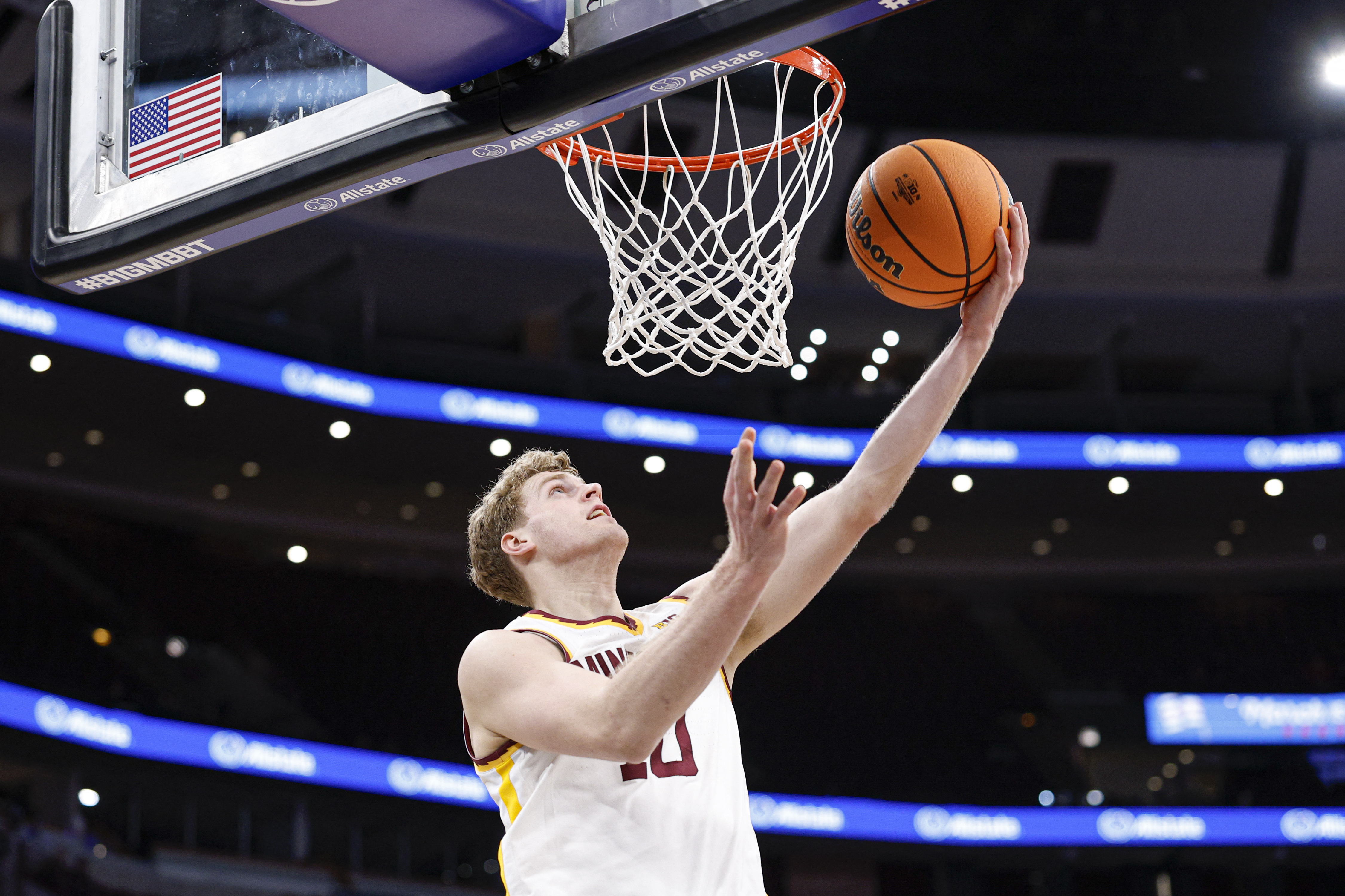 Minnesota Golden Gophers forward Cade Tyson goes to the basket as we make our best Baylor vs. Minnesota prediction