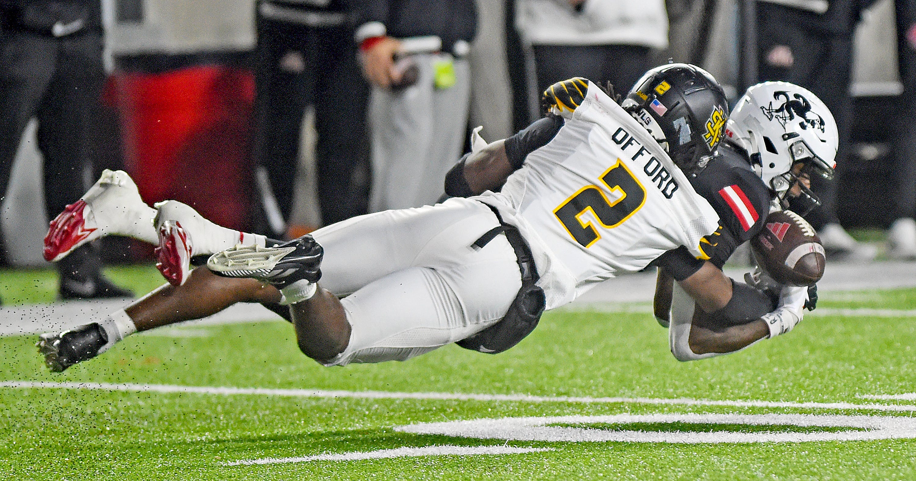 Kennesaw State's Caleb Offord (2) is key to our Kennesaw State vs. Western Michigan predictions for the Myrtle Beach Bowl. 