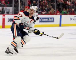 Edmonton Oilers superstar Connor McDavid remains the favorite in the Hart Trophy odds.