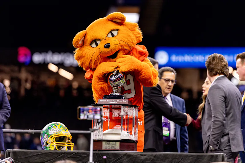 Sam Houston vs. Western Kentucky Early Odds, Picks & Prediction for Week 0: Aug. 23