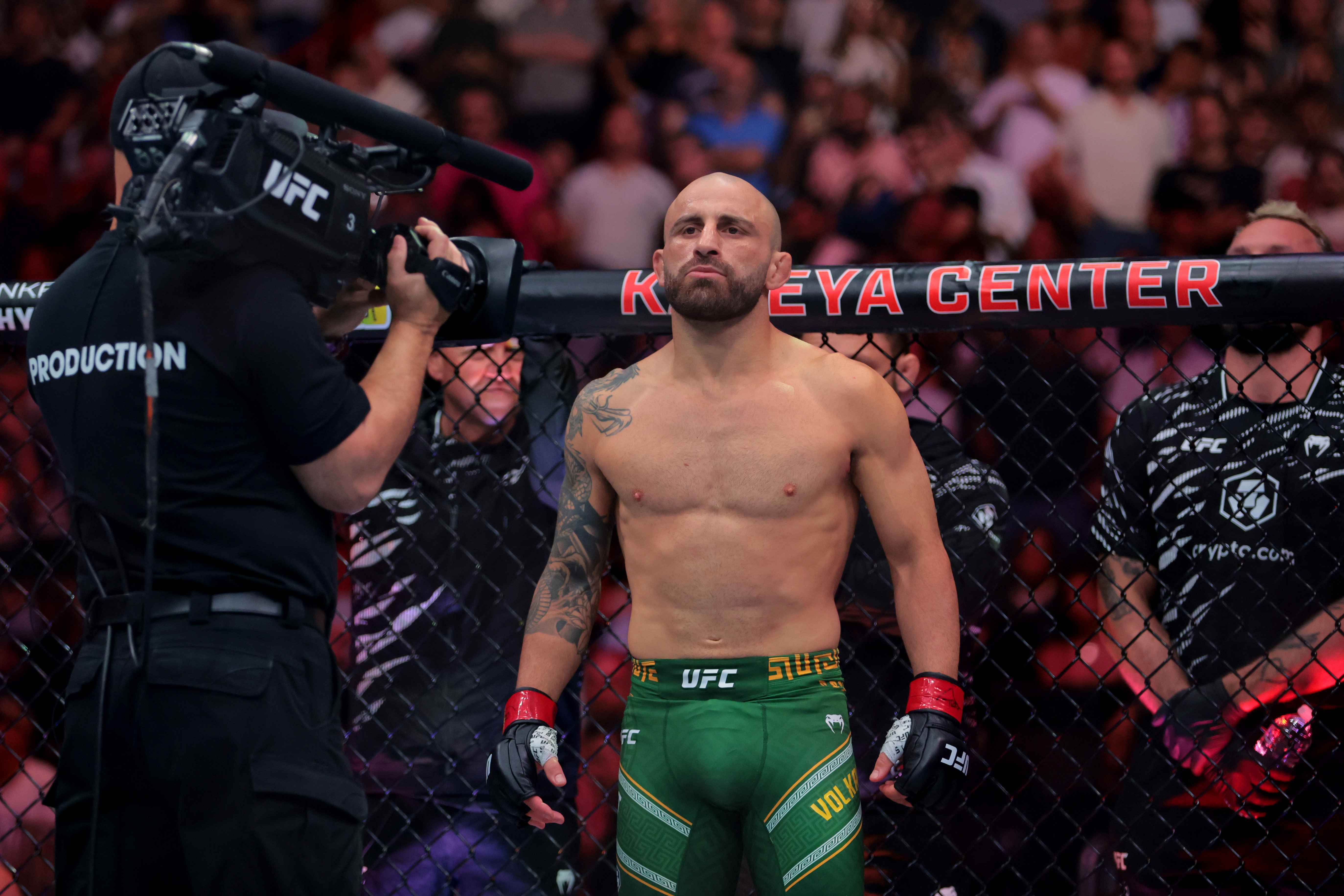 Alexander Volkanovski (red gloves) is introduced as we break down our UFC 325 best bets.