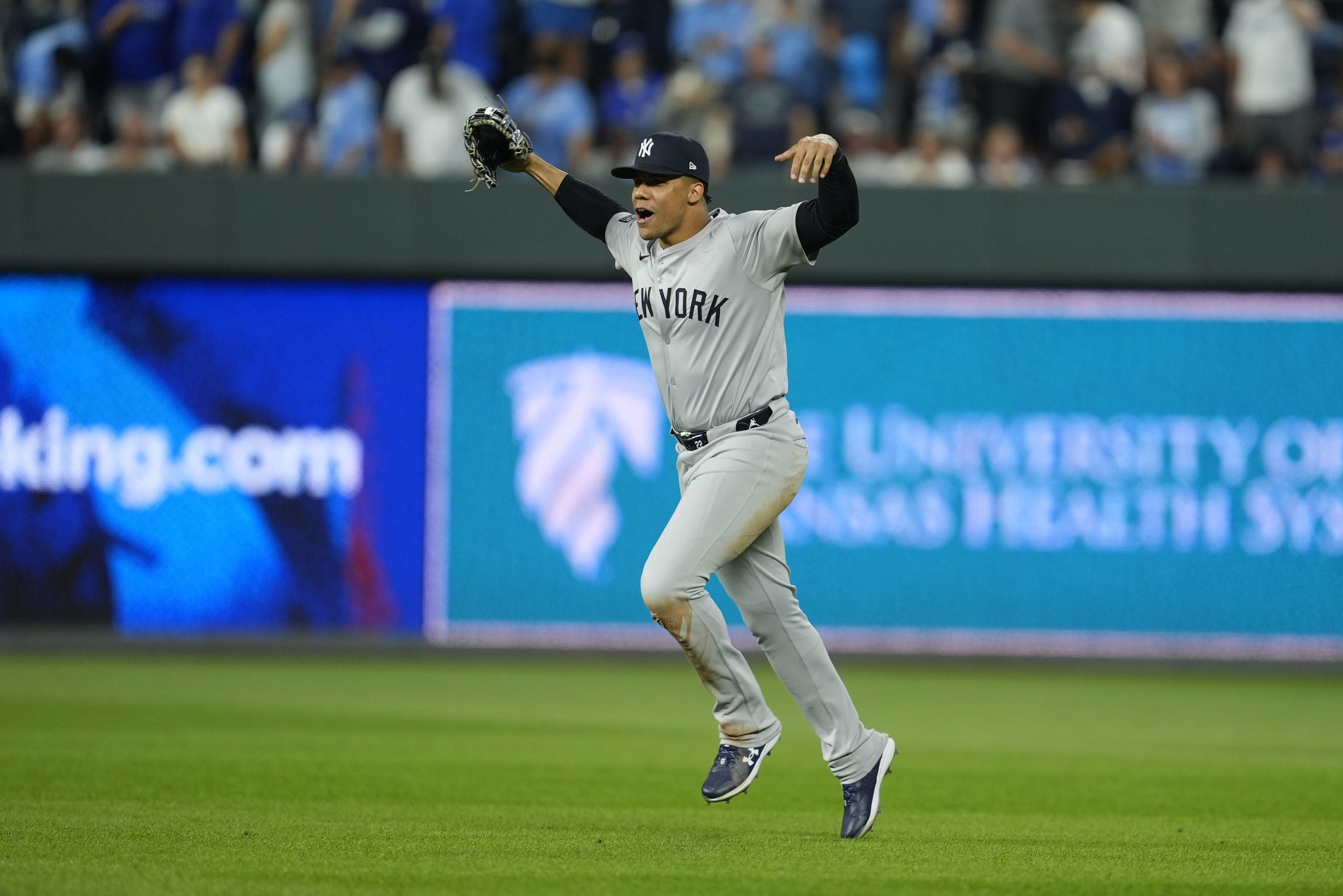 Guardians vs. Yankees Prediction, Picks & Odds for ALCS Game 1