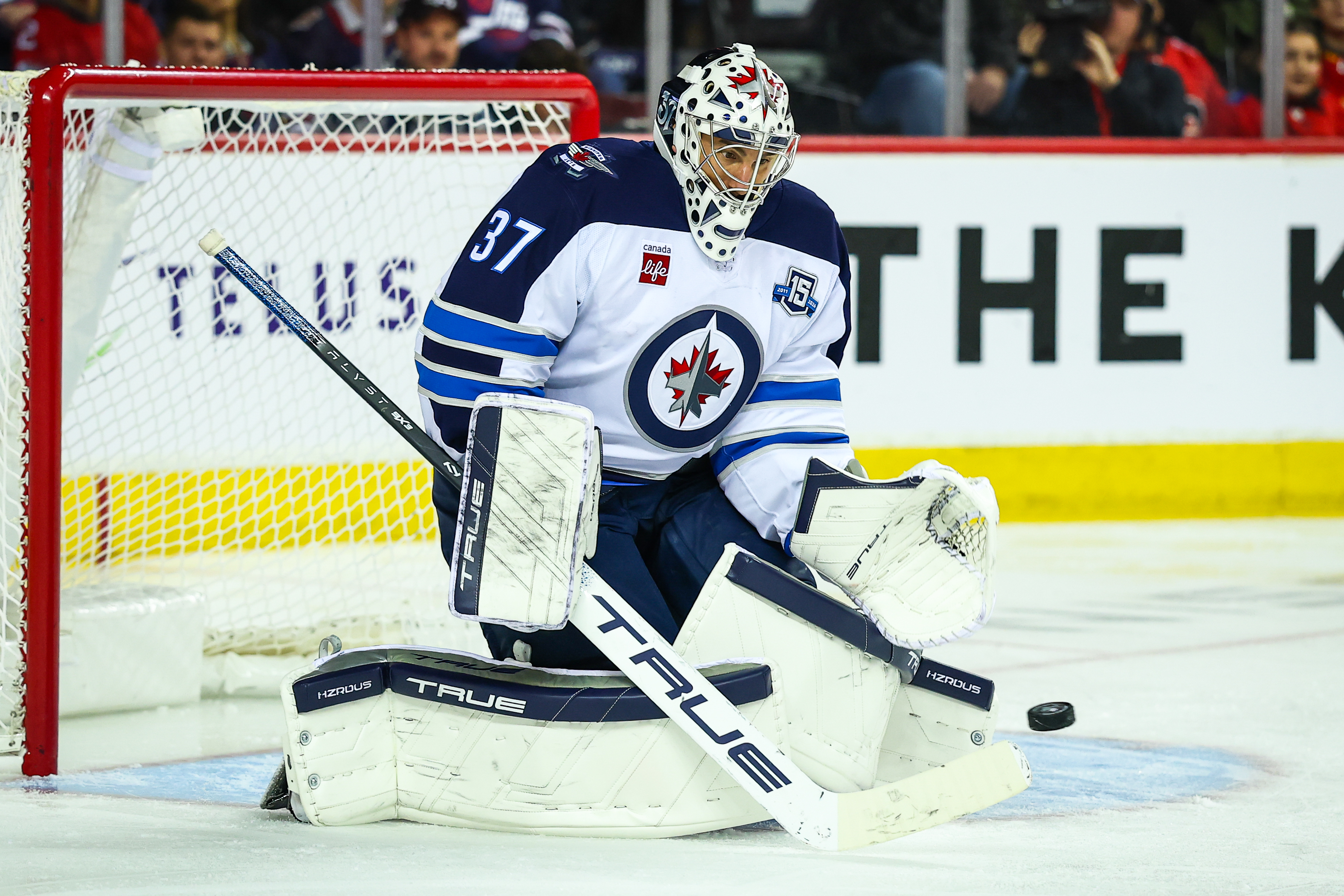 Vezina Trophy Odds 2026: Hellebuyck Ahead of Thompson; Shesterkin Just Behind