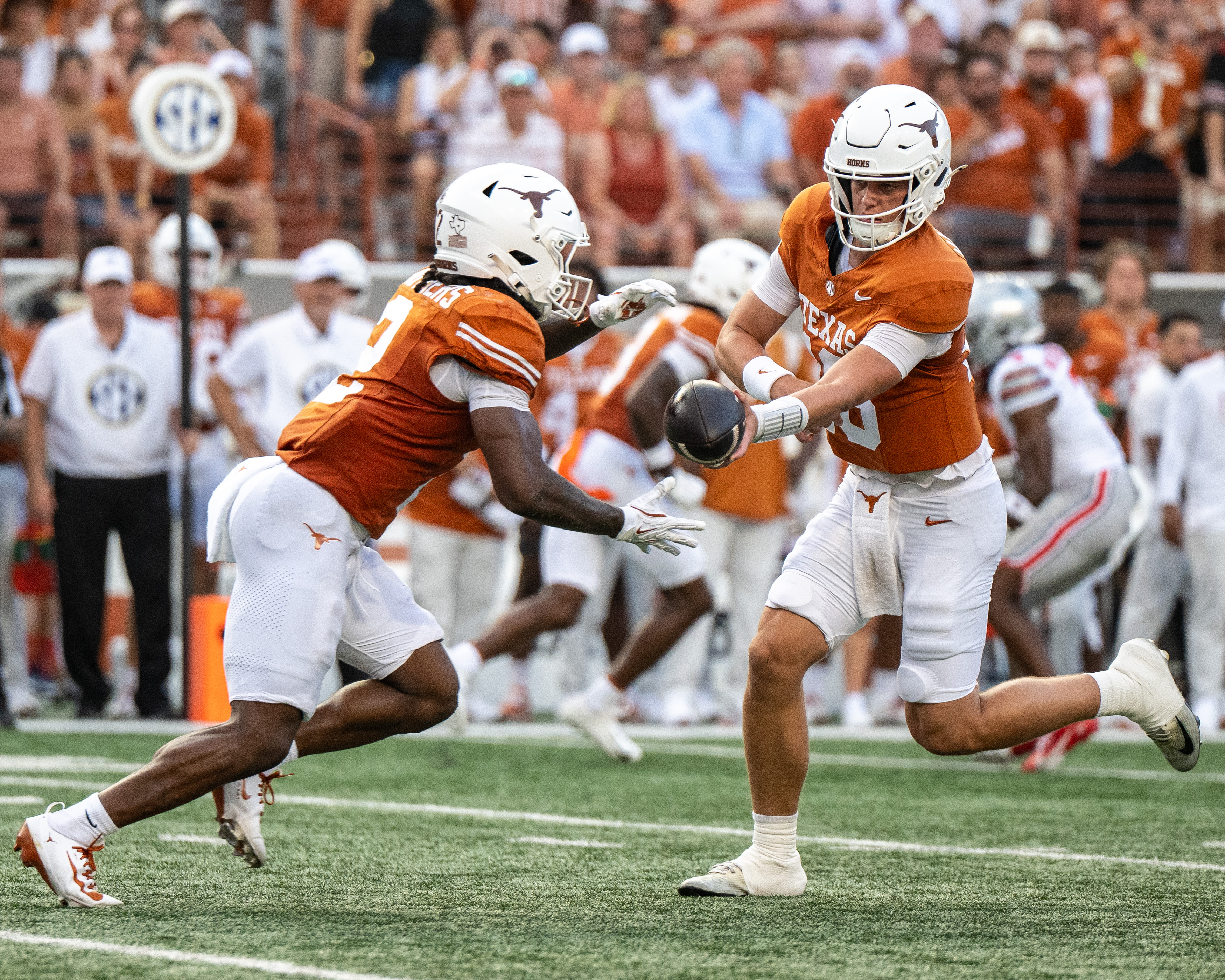 Hollywood Smothers (2) gets the hand off as he is featured in our college football anytime touchdown scorer predictions.