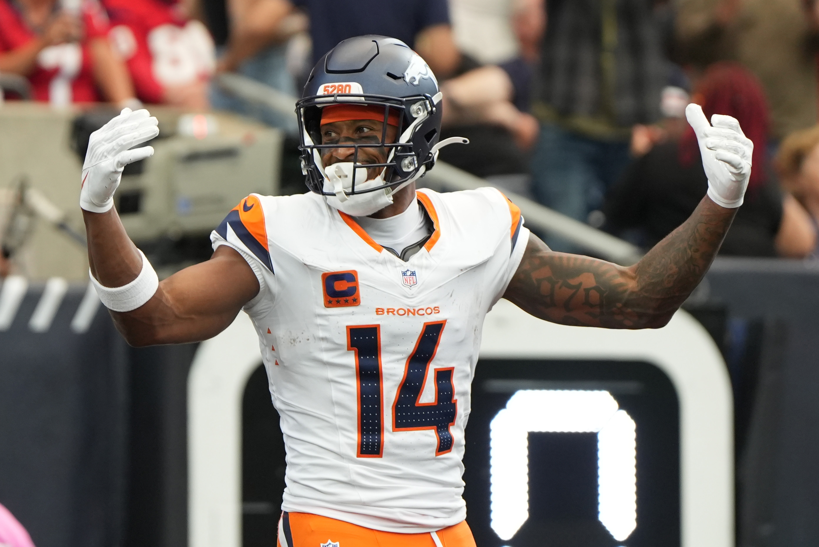 Raiders vs. Broncos Prediction & Odds for Thursday Night Football: NFL Week 10 Betting Preview