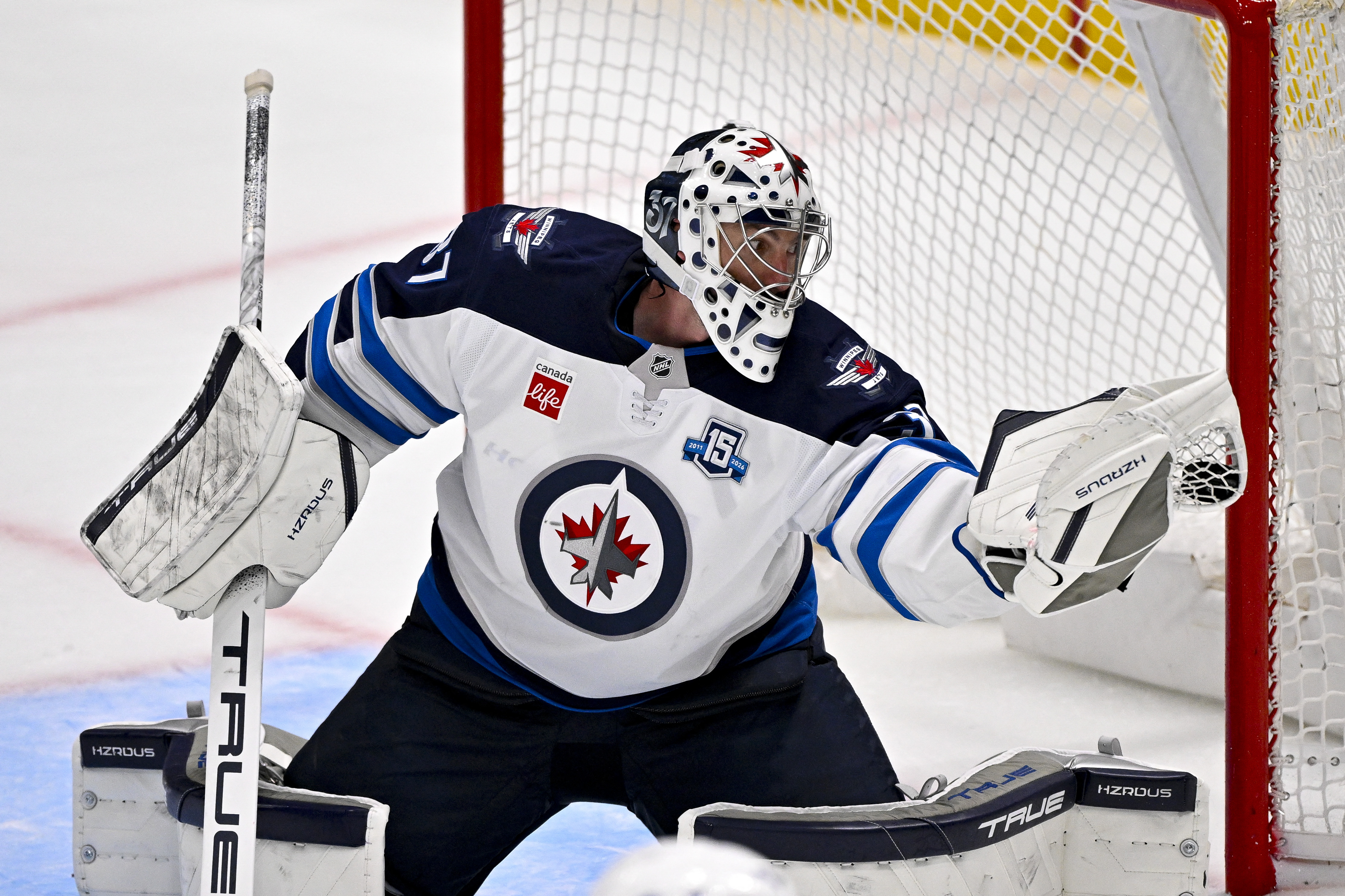 Vezina Trophy Odds 2027: Hellebuyck Favorite to Win Fourth Career Vezina