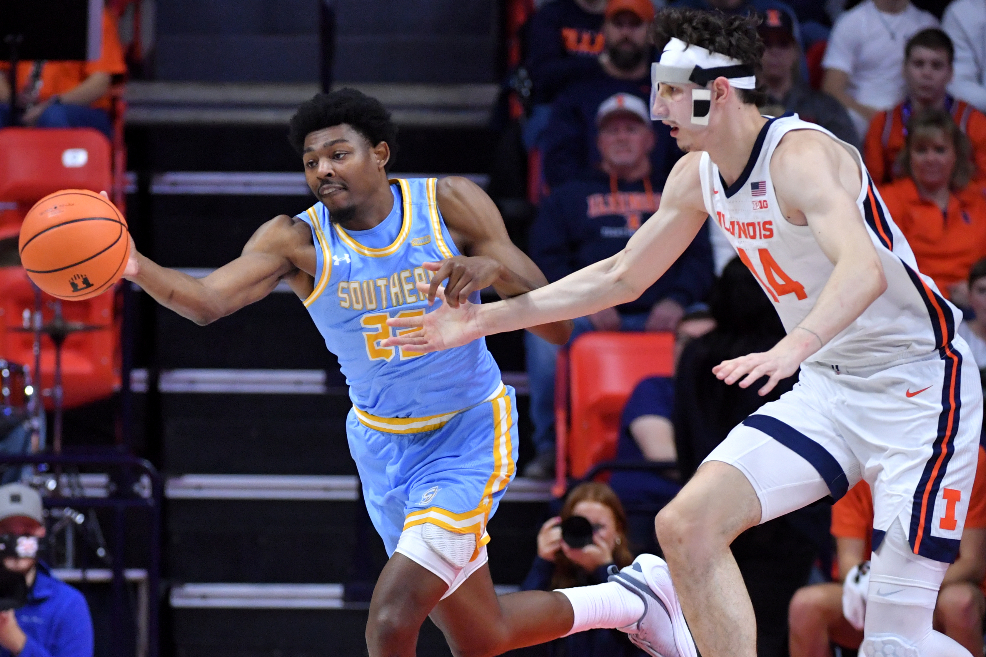 Southern University Jaguars forward Terrance Dixon Jr. (23) passes the ball as we break down our Prairie View A&M vs. Southern prediction.