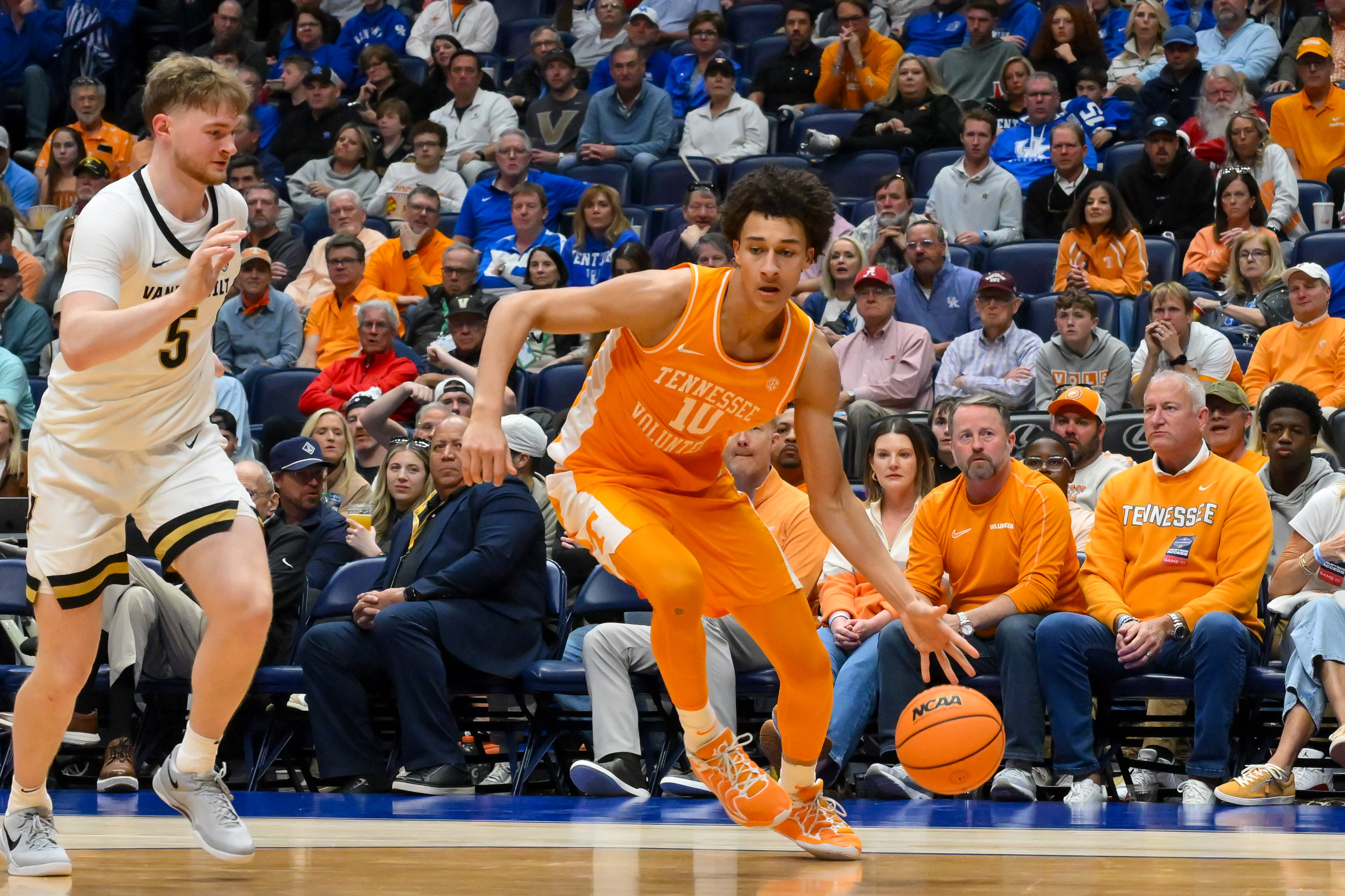 🏀 Tennessee vs. Virginia Prediction & Parlay: Today's Round 2 March Madness Picks & Odds
