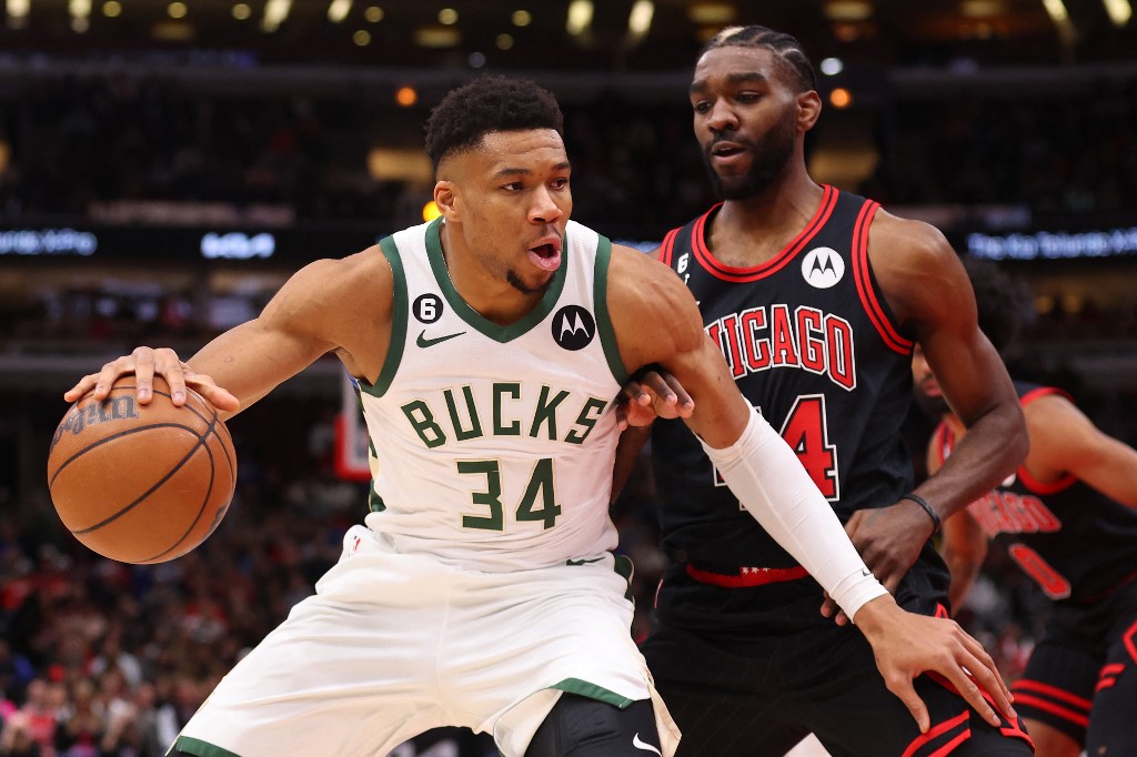 Bulls vs. Bucks Predictions, Picks & Odds Can Chicago Close Out Season