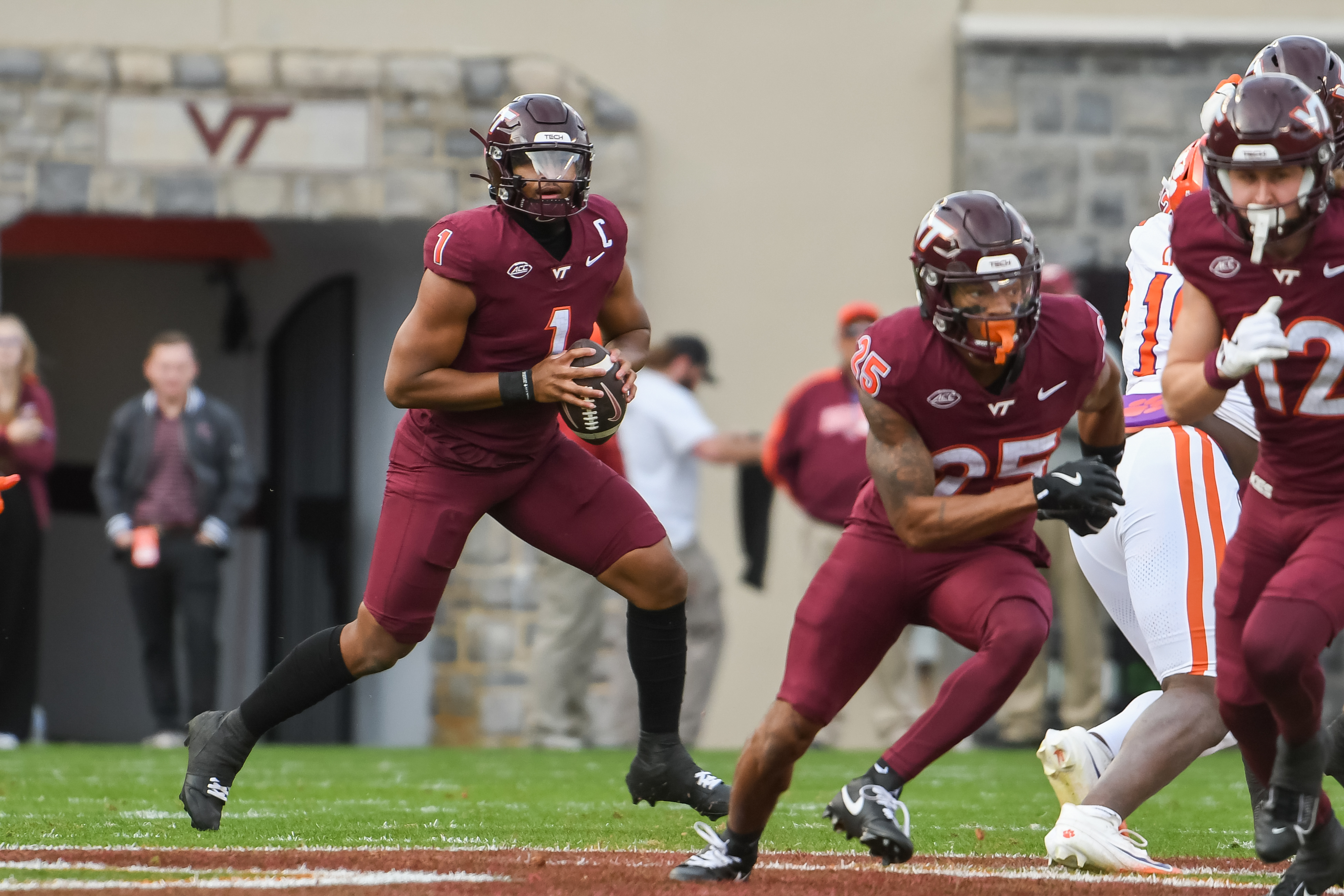 Virginia Tech vs. South Carolina Early Odds, Picks & Prediction for Week 1: Aug. 31