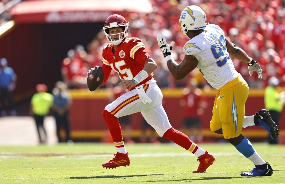 Chargers Beat Chiefs, 30-24, in Week 3 of 2021 Season