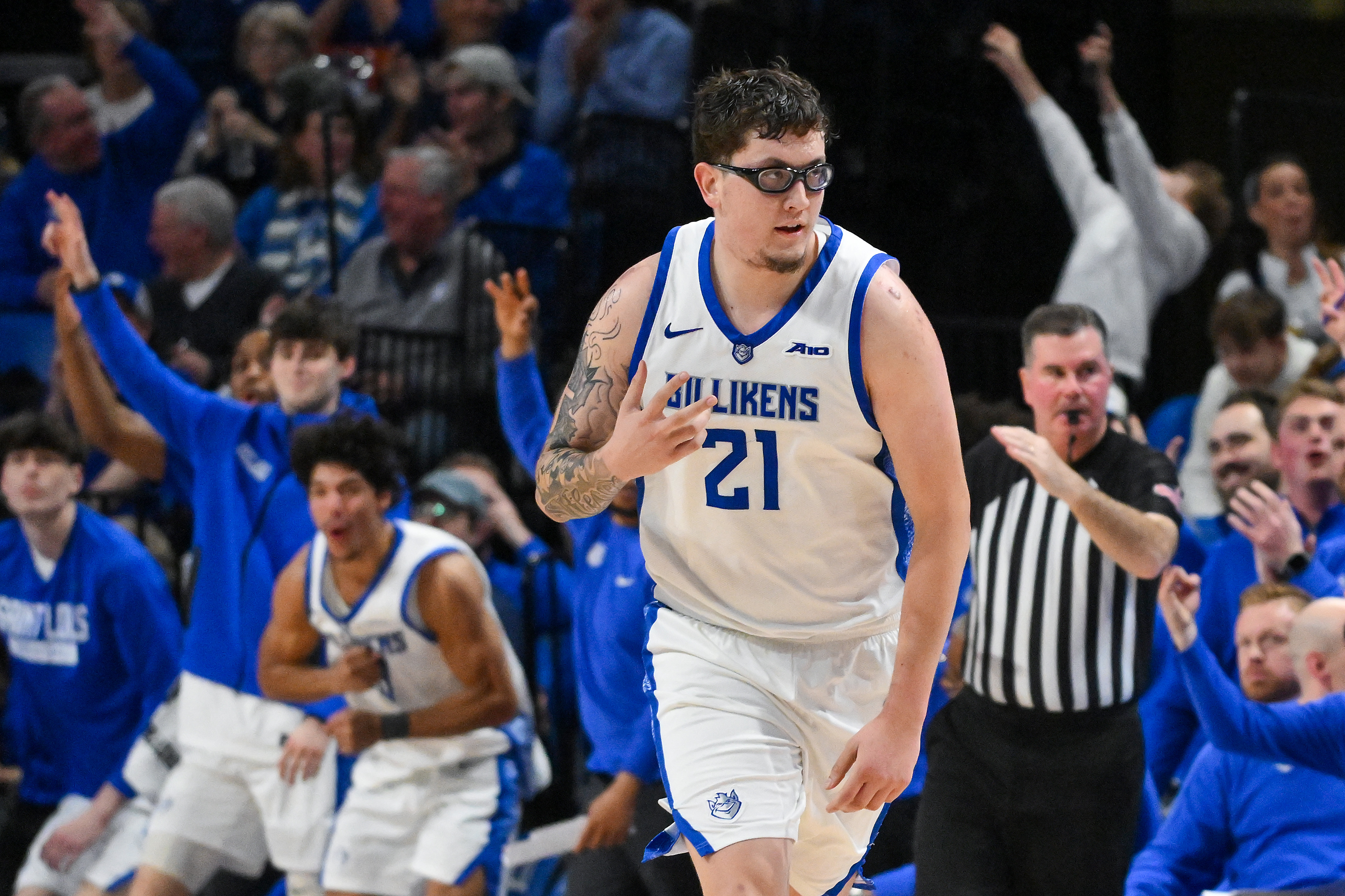 Saint Louis Billikens center Robbie Avila (21), seen here reacting after making a 3-pointer, is featured in our Saint Louis vs. Georgia prediction.