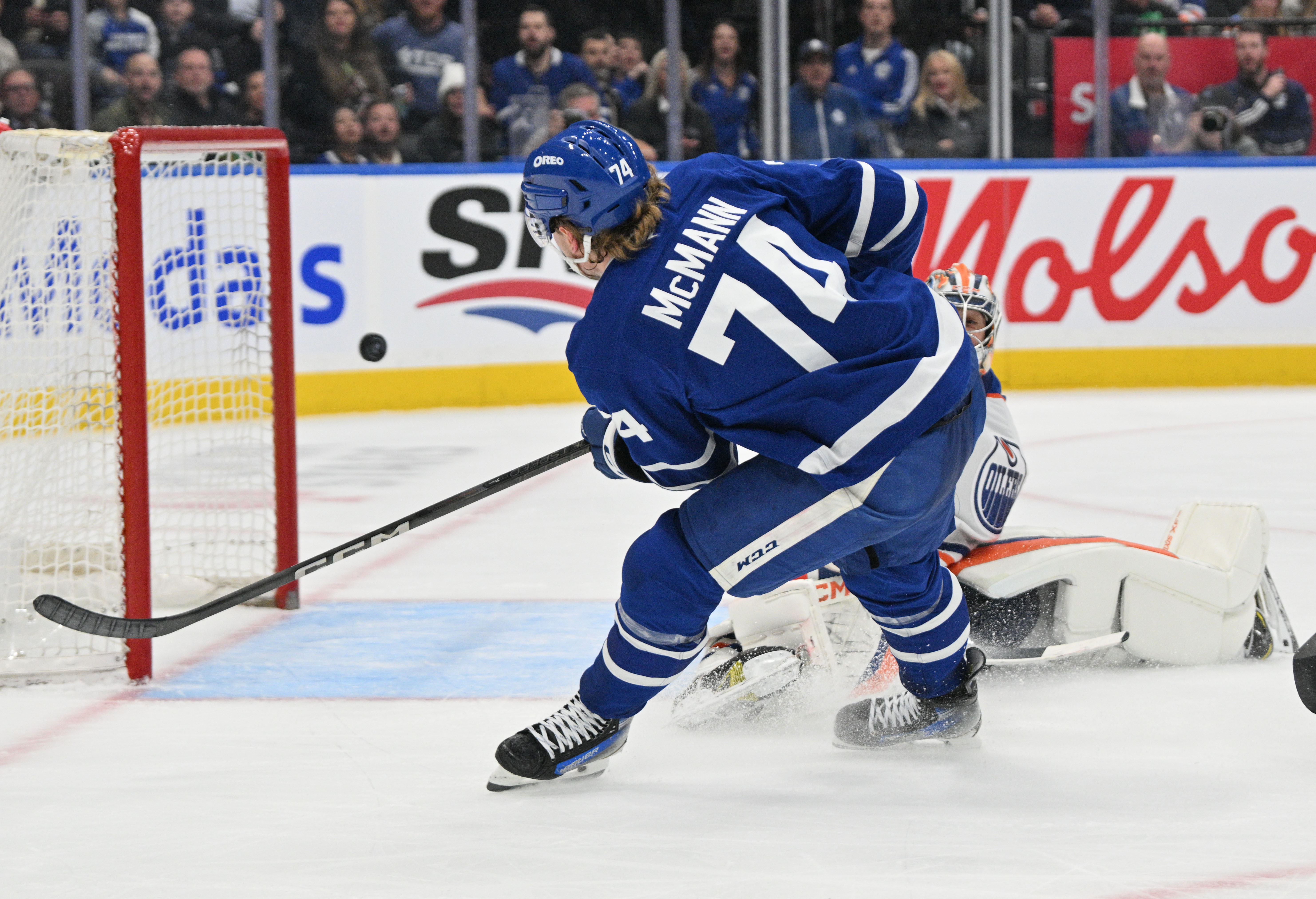 Golden Knights vs. Maple Leafs Prediction, Picks & Odds for Tonight's NHL Game