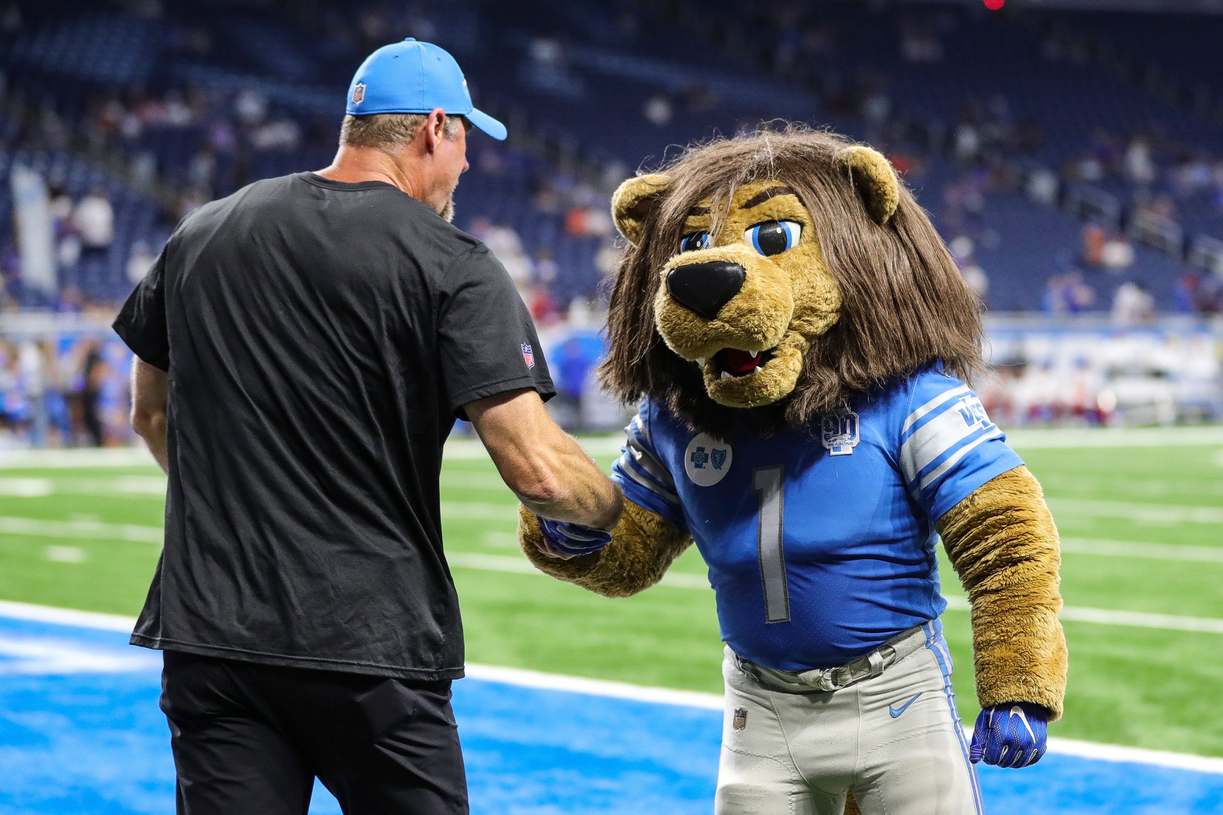 NFL Odds Week 6: Betting Lines, Spreads & Totals for Every Game