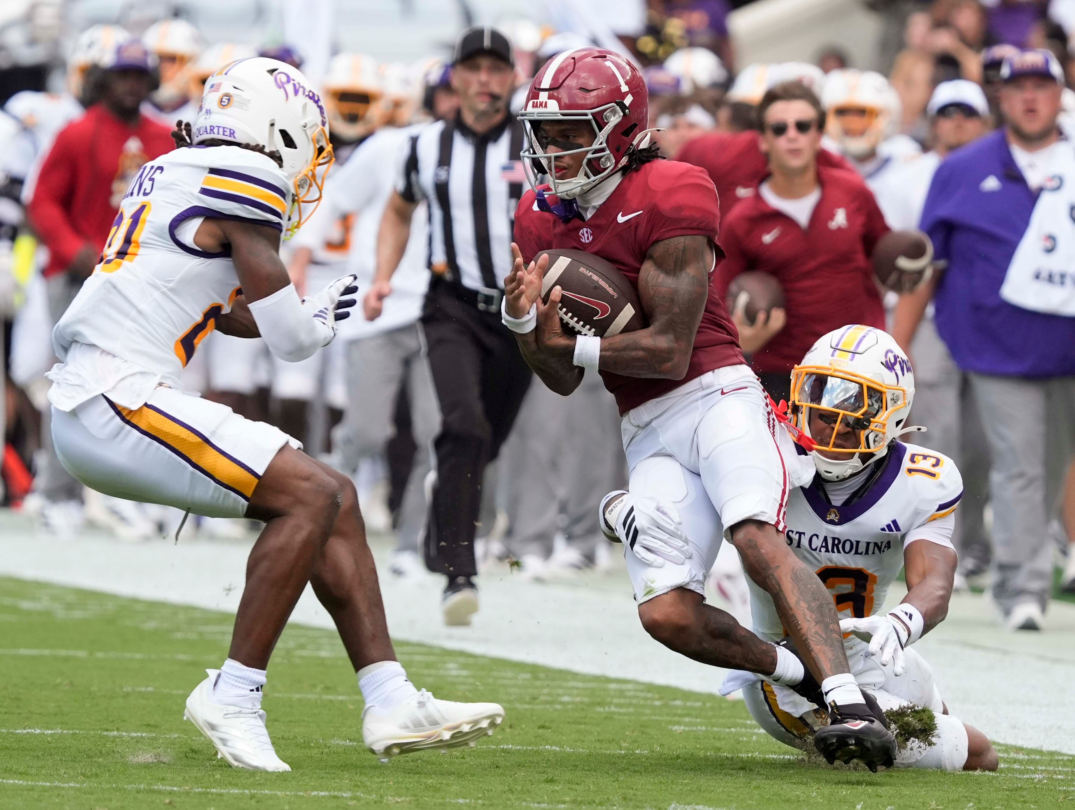 Alabama wide receiver Ryan Coleman-Williams (1) runs as he is featured in our Florida State vs. Alabama touchdown pick.