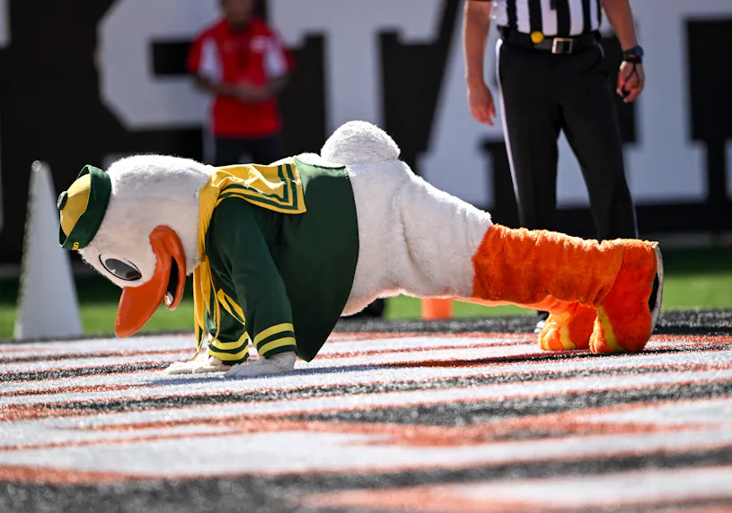 The Oregon Duck does push-ups after a touchdown as we look at our Michigan State vs. Oregon early picks for Week 6 college football action.
