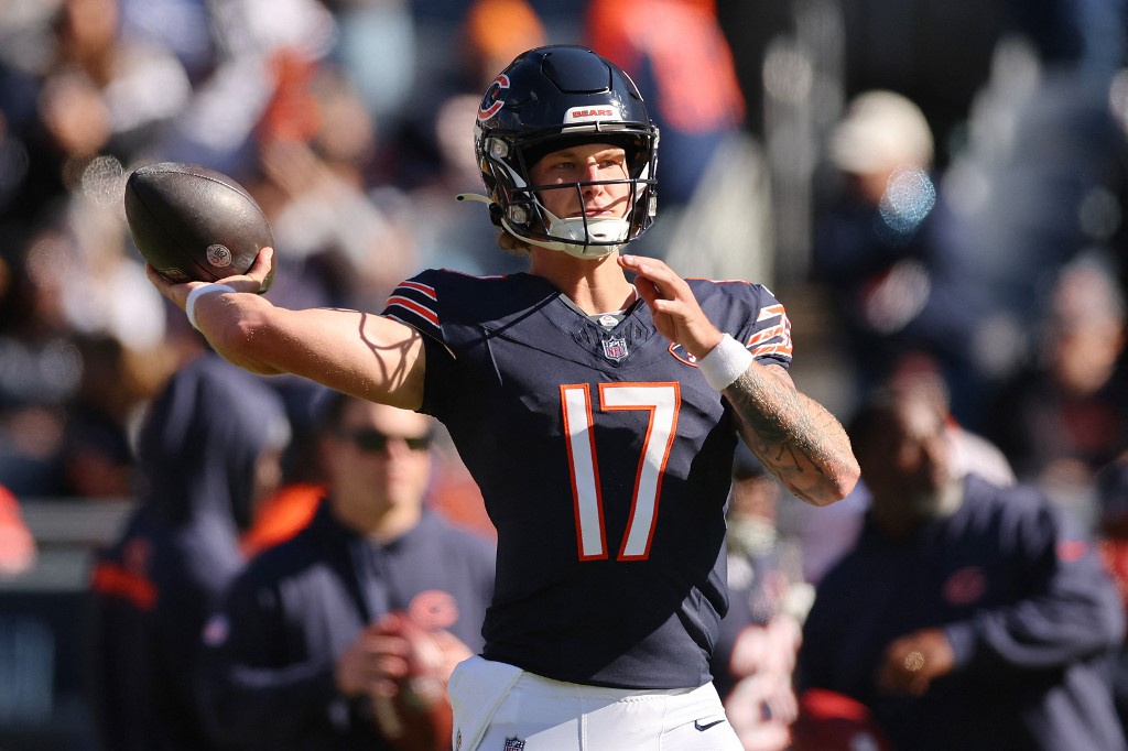 Bears Vs. Chargers NFL Player Props, Odds - Picks & Predictions For SNF