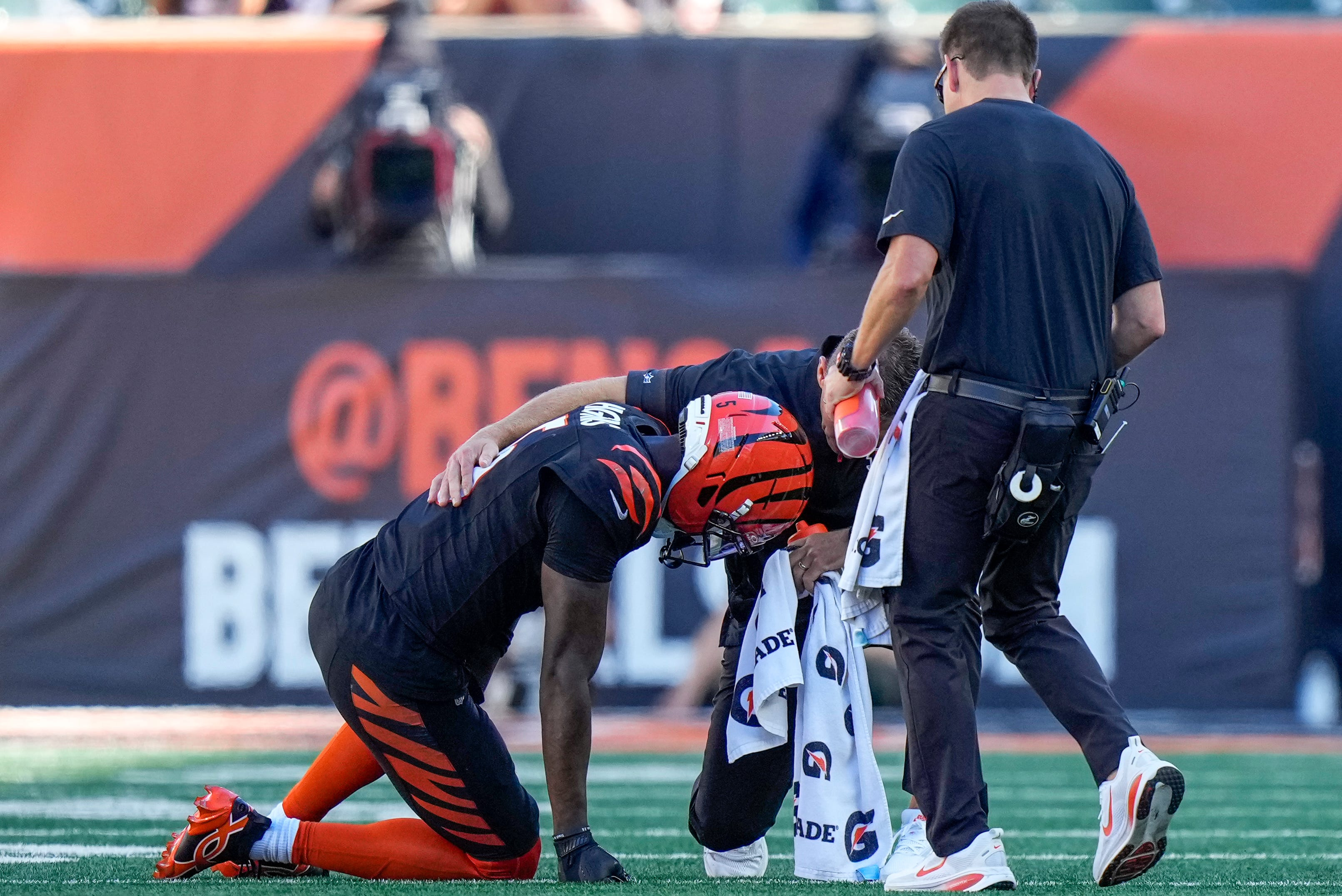 Cincinnati Bengals wide receiver Tee Higgins is injured as we look at the biggest injuries impacting Week 5 NFL action