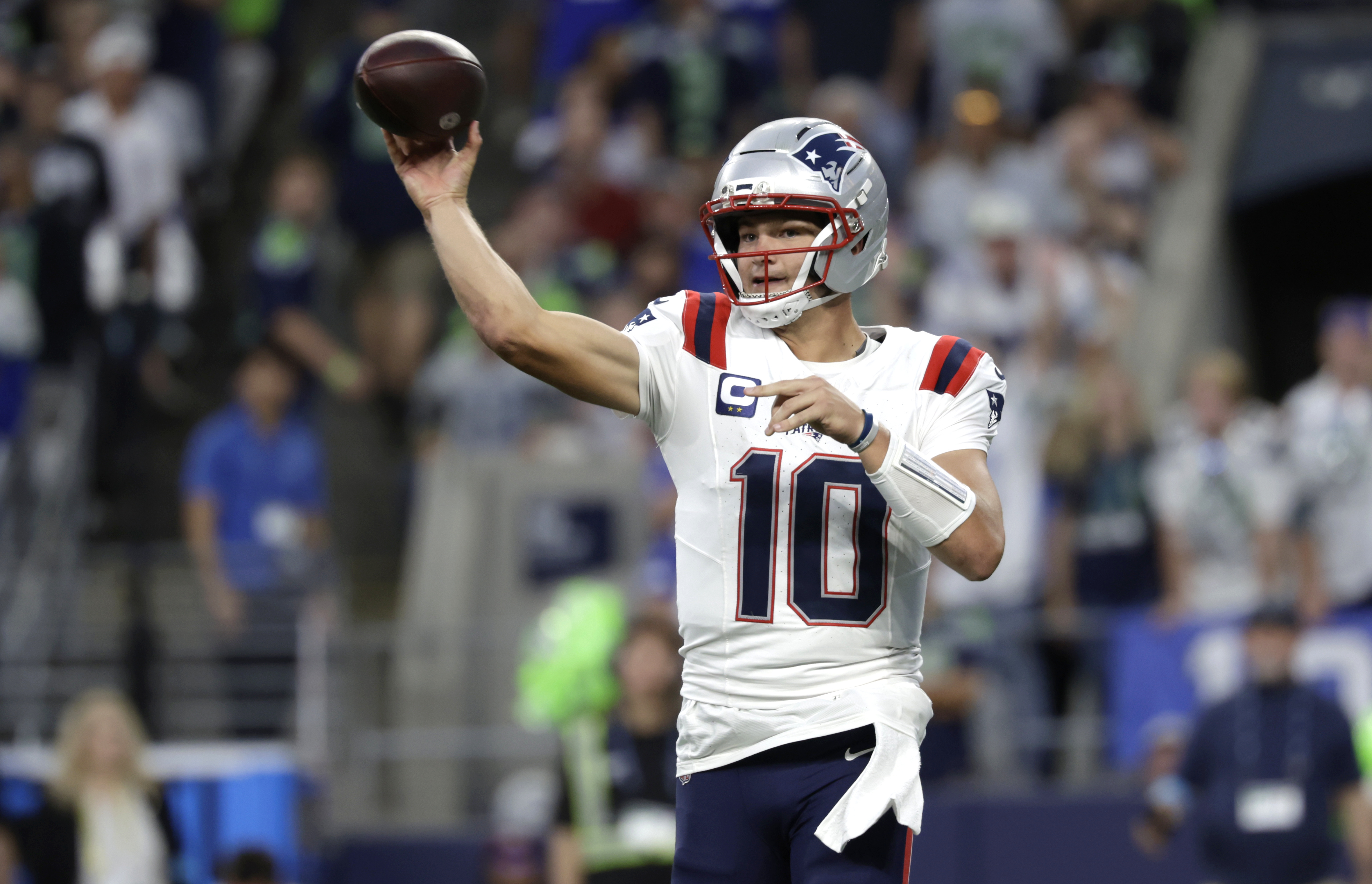 New England Patriots quarterback Drake Maye (10) throws as we break down our Steelers vs. Patriots prediction.
