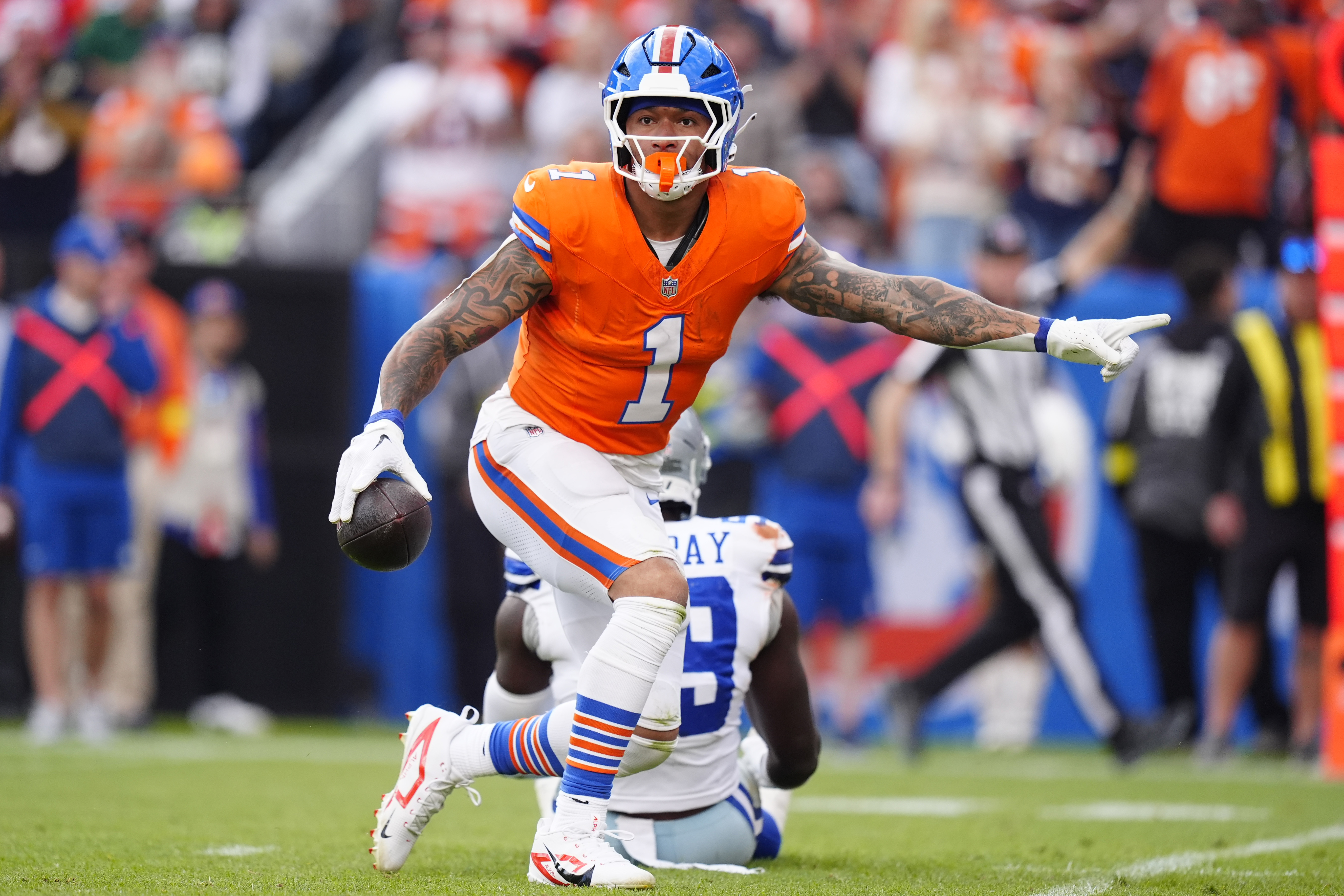 Raiders vs. Broncos Best Bets, TNF Odds & Expert Picks for Thursday Night Football