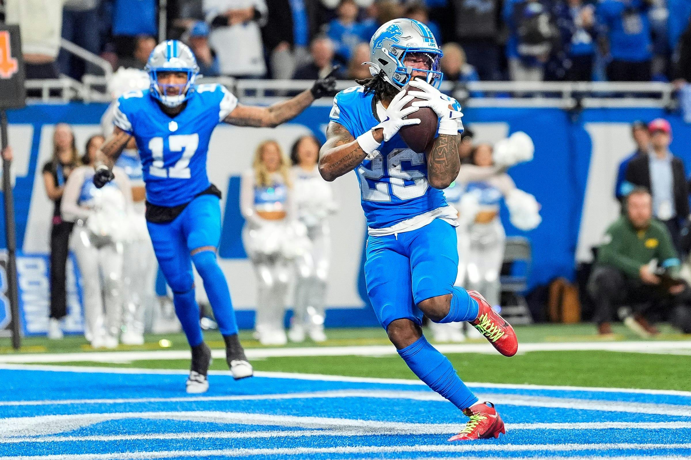 Detroit Lions running back Jahmyr Gibbs makes a catch as we offer our Super Bowl picks and the case for and against every NFL playoff team to win the Super Bowl entering the NFL divisional round.