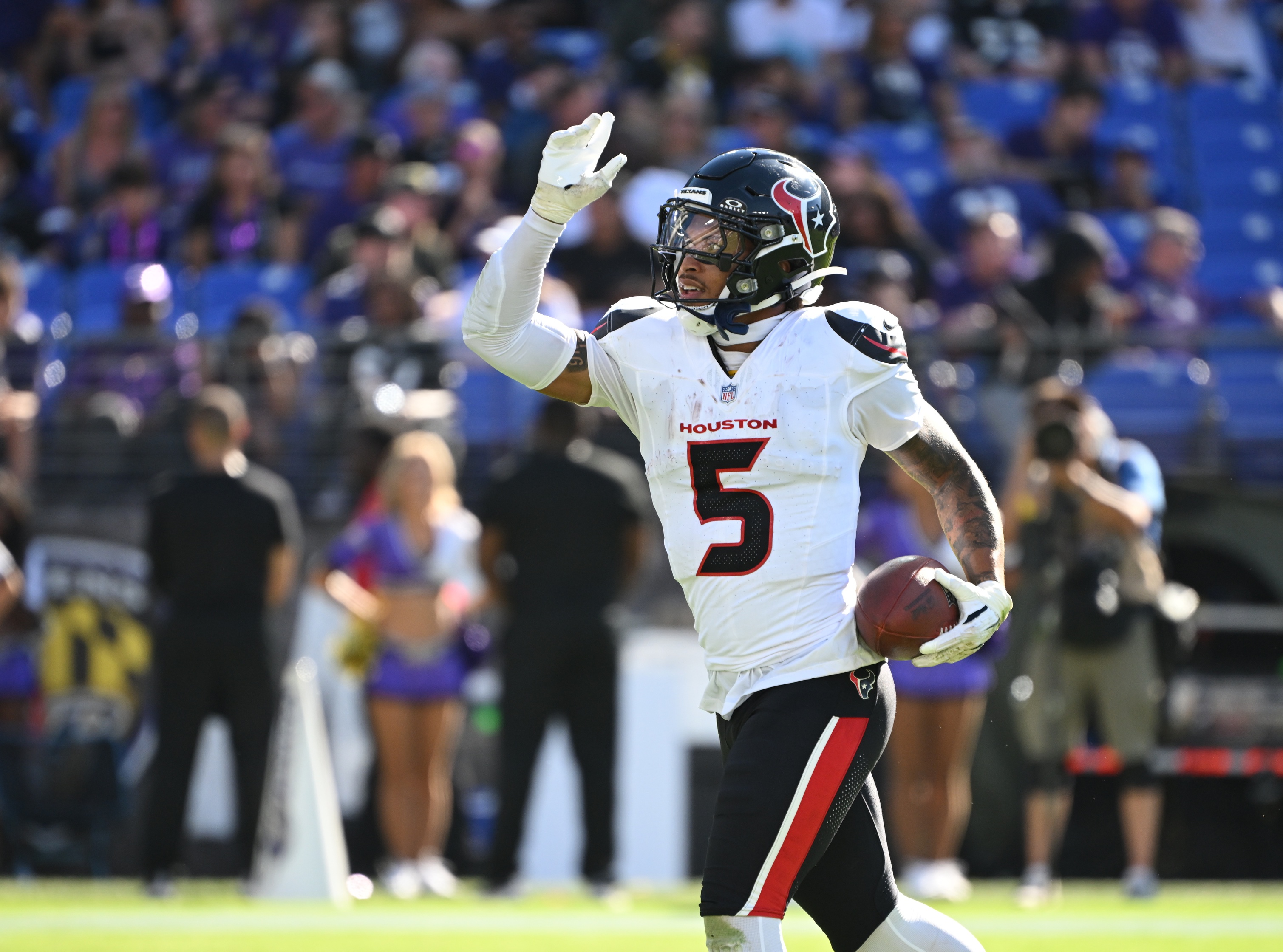 Texans vs. Seahawks Prediction, Picks & Odds: Monday Night Football Week 7