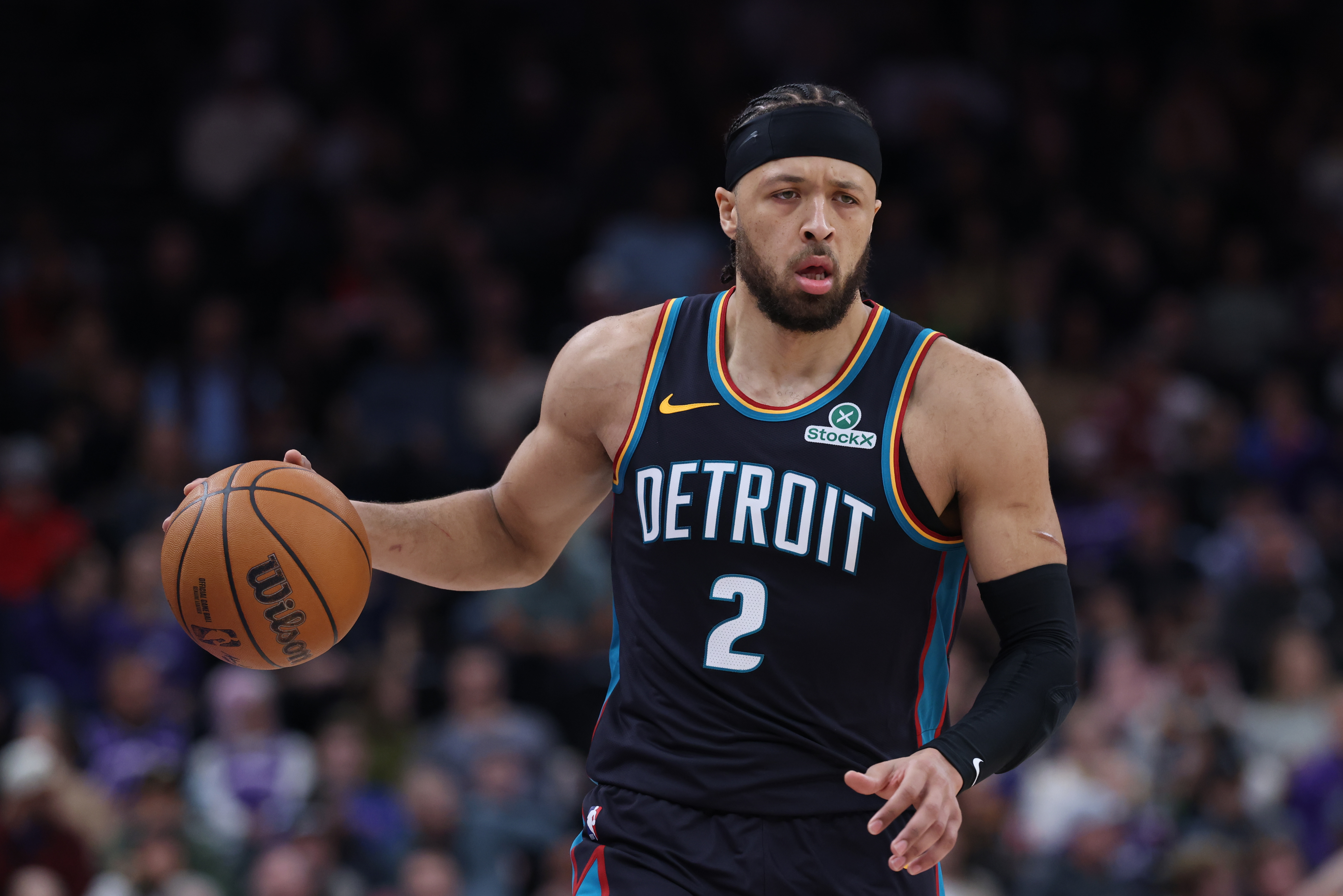 Detroit Pistons guard Cade Cunningham (2) brings the ball up the court as we break down the NBA Clutch Player of the Year odds.