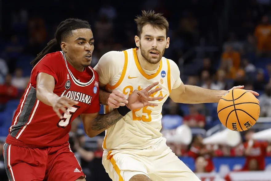 Santiago Vescovi #25 of the Tennessee Volunteers features in our March Madness prop bets.
