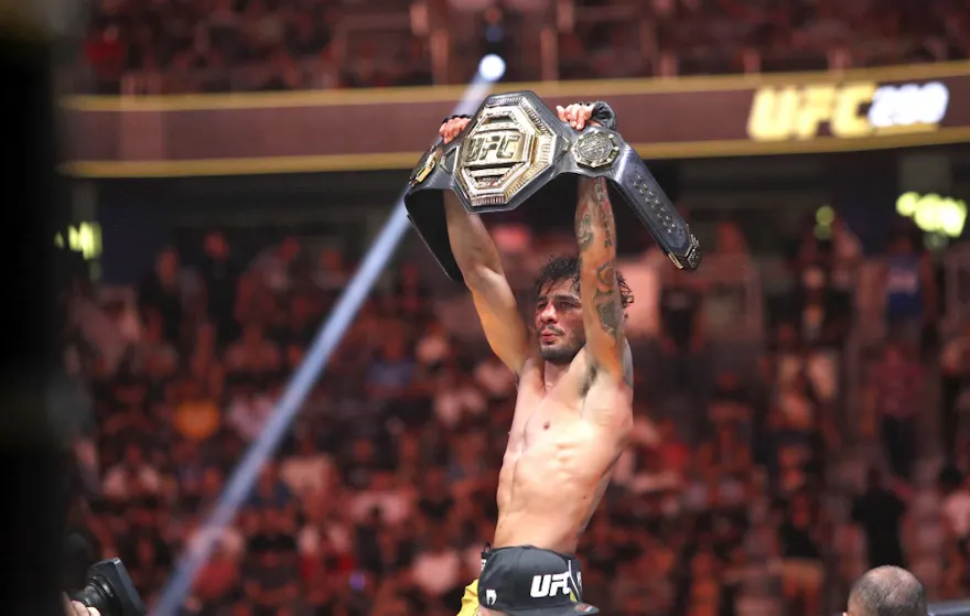 Alexandre Pantoja celebrates as we offer our DraftKings UFC 301 promo code.