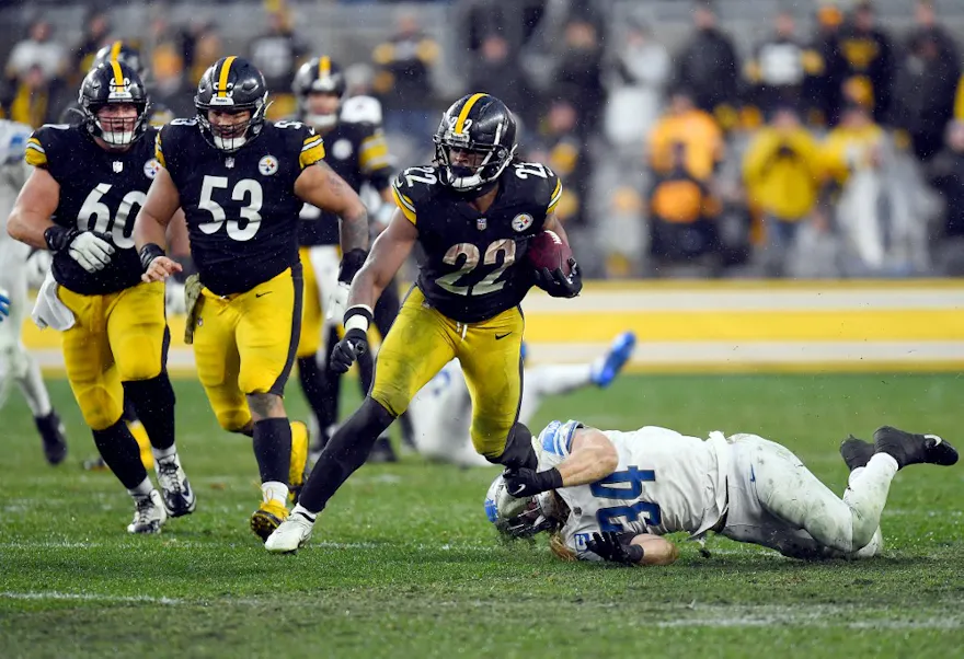Najee Harris of the Pittsburgh Steelers runs with the ball against the Detroit Lions, and we offer new U.S. bettors our exclusive BetMGM bonus code for Monday Night Football.