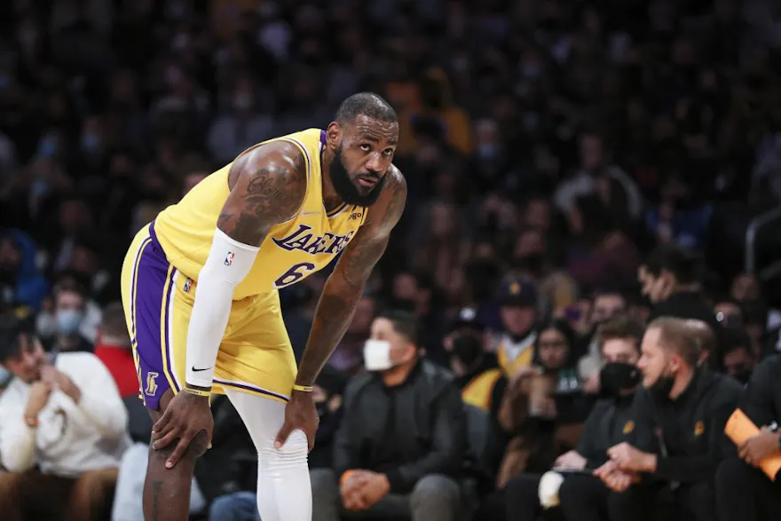 LeBron James of the Los Angeles Lakers reacts during the game against the Phoenix Suns at Staples Center in Los Angeles, California. Photo by Meg Oliphant/Getty Images via AFP.