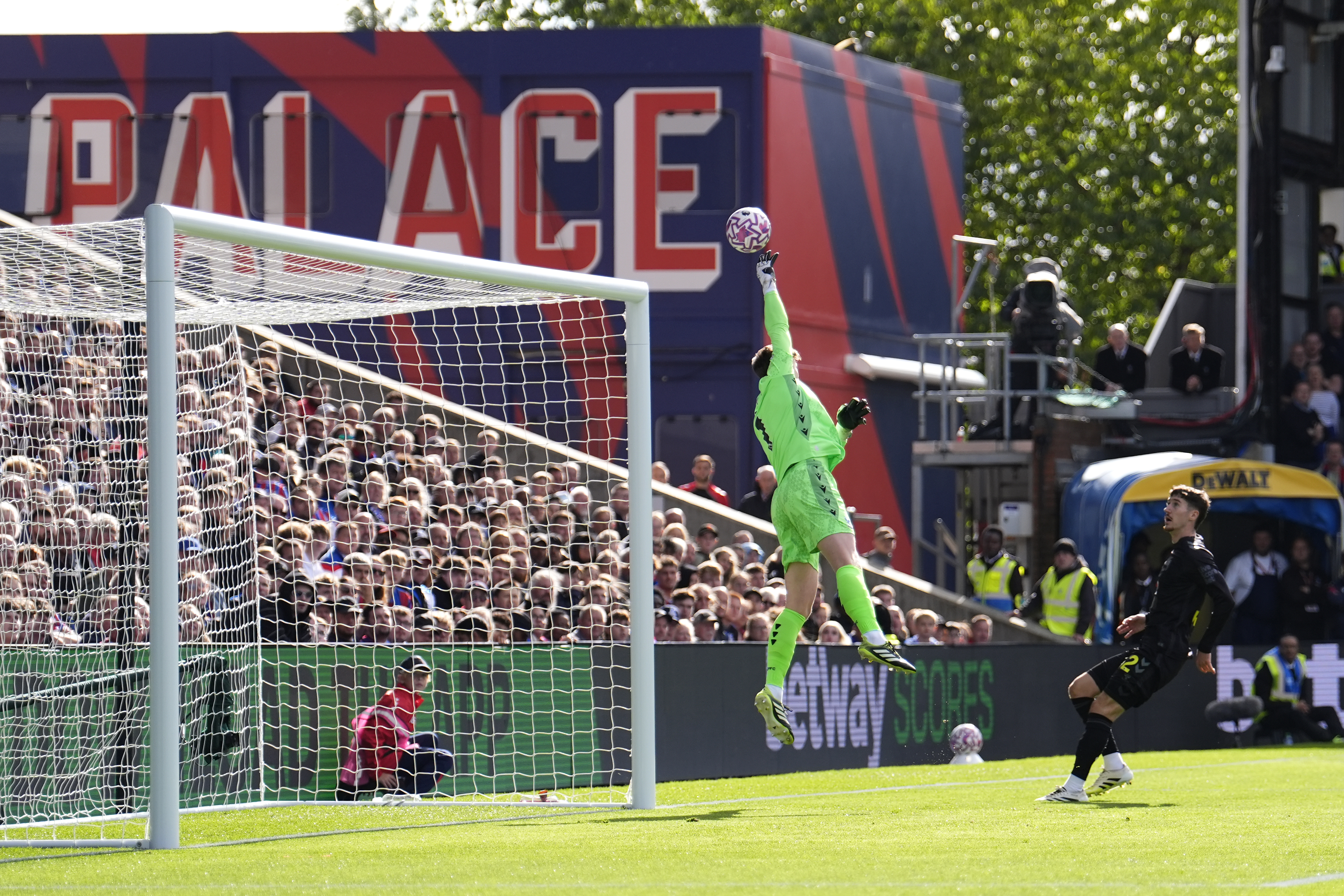 Crystal Palace vs. Liverpool Prediction, Odds & Expert Picks: Premier League Matchweek 6 Best Bets