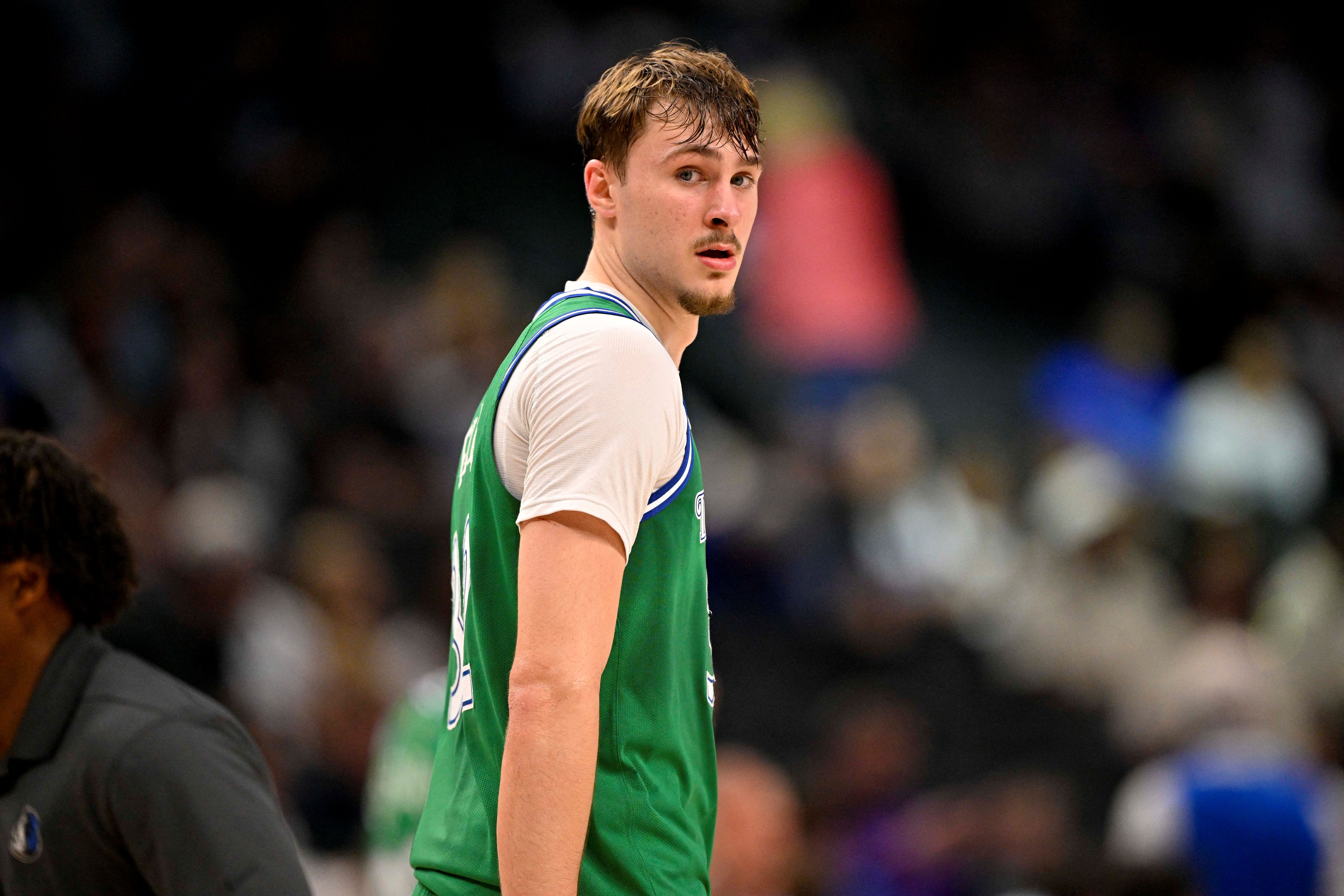 Dallas Mavericks forward Cooper Flagg (32) looks back as we break down the latest Cooper Flagg Rookie of the Year odds.