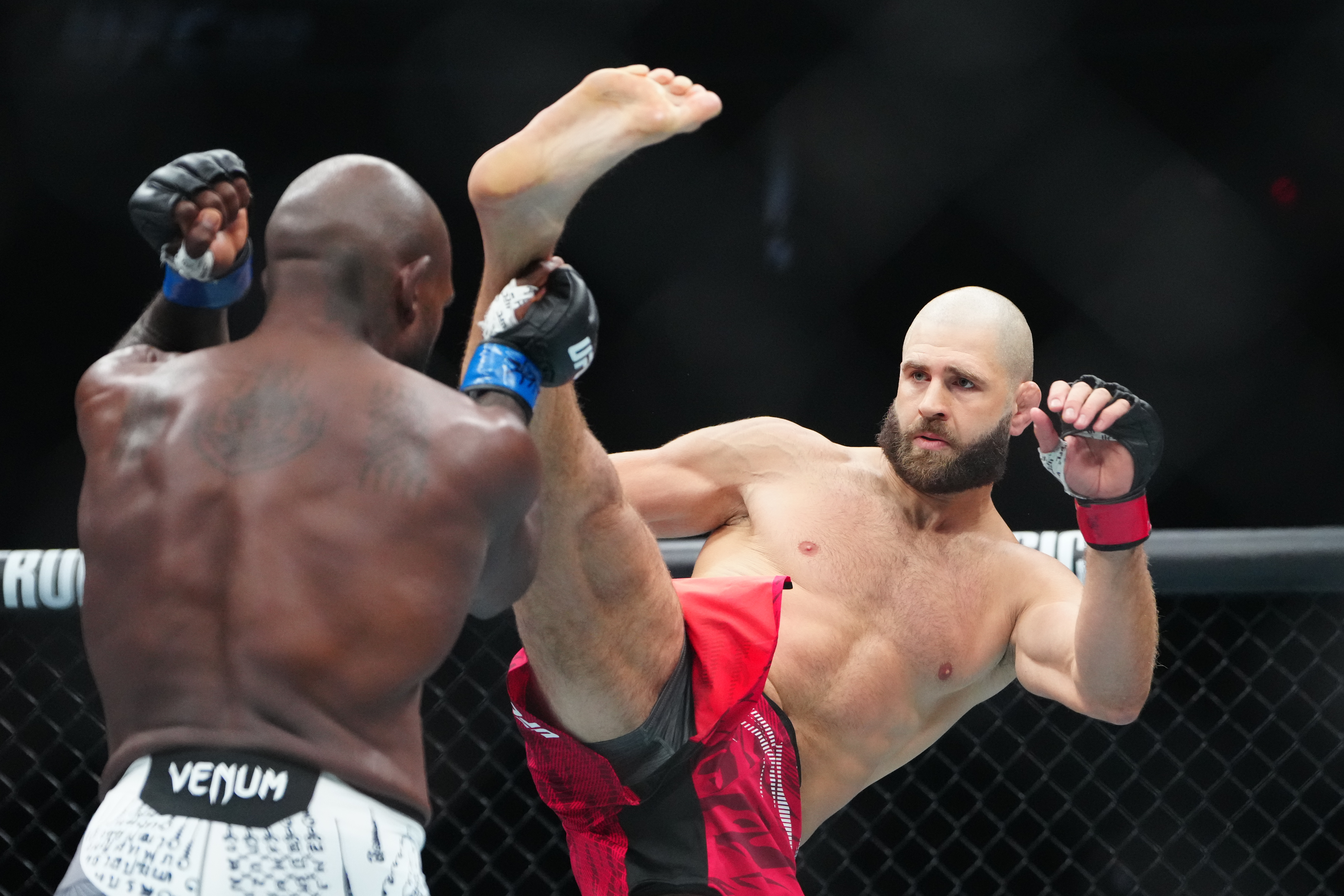 Jiri Prochazka fights as we make our best Prochazka vs. Ulberg prediction.