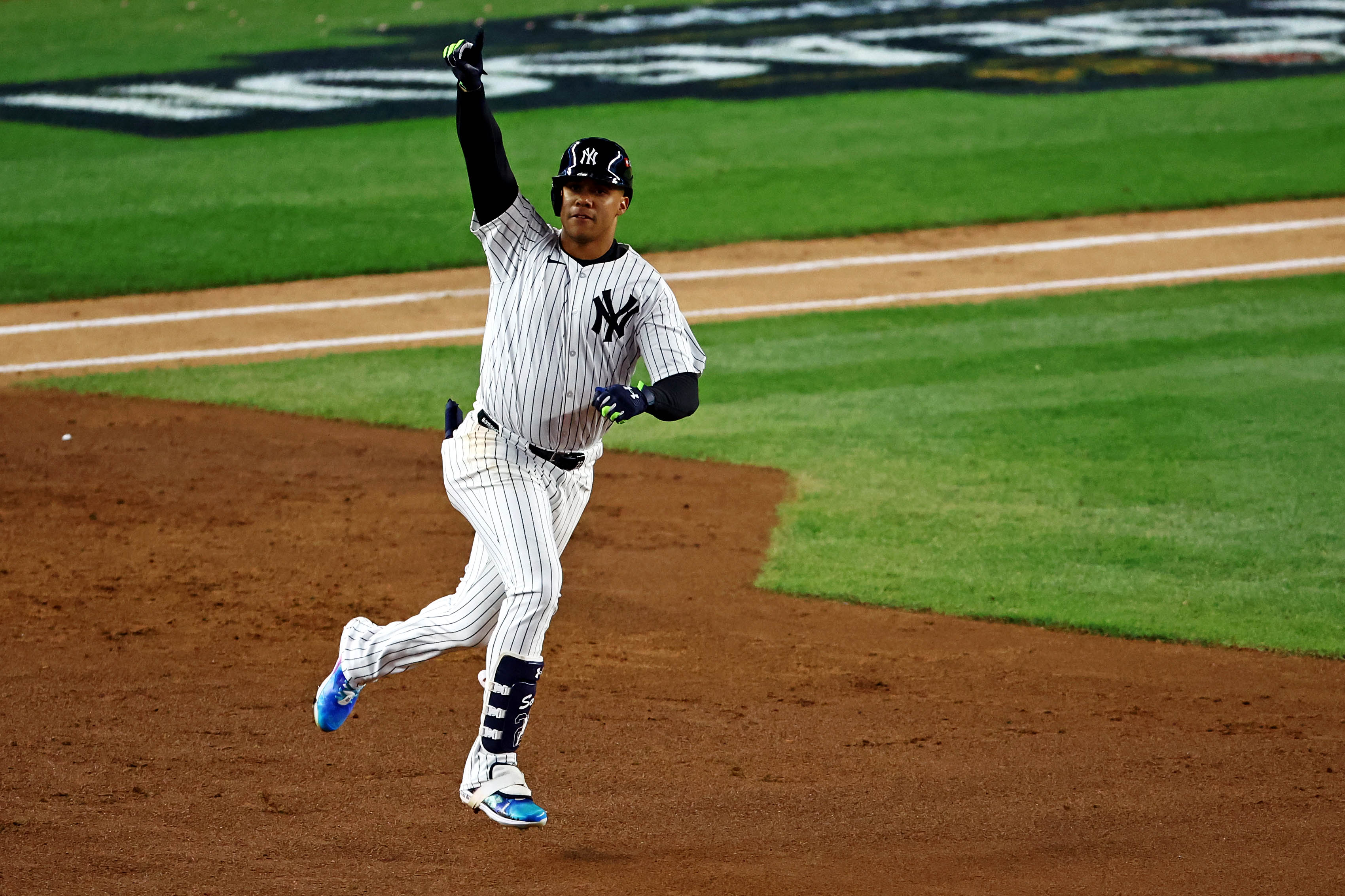 Yankees vs. Guardians Prediction, Picks & Odds Tonight for ALCS Game 3